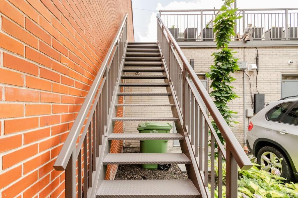 Apartment Plaza10 - 20 Restaurants At Under A 10 Minute Walk Montreal