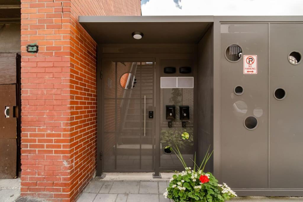 Plaza10 - 20 Restaurants At Under A 10 Minute Walk * Montreal