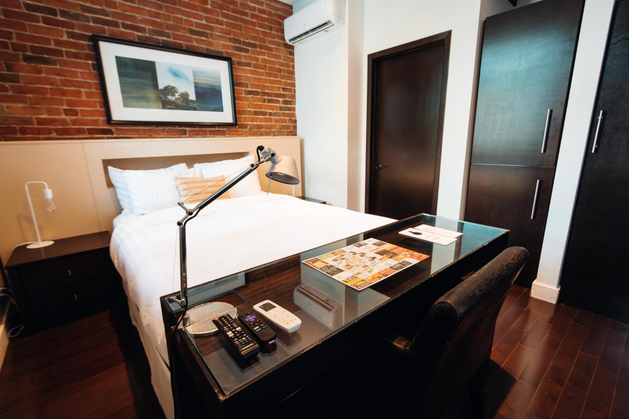 Self Check-in Boutique - Quartier Latin - 202 Aparthotel Montreal