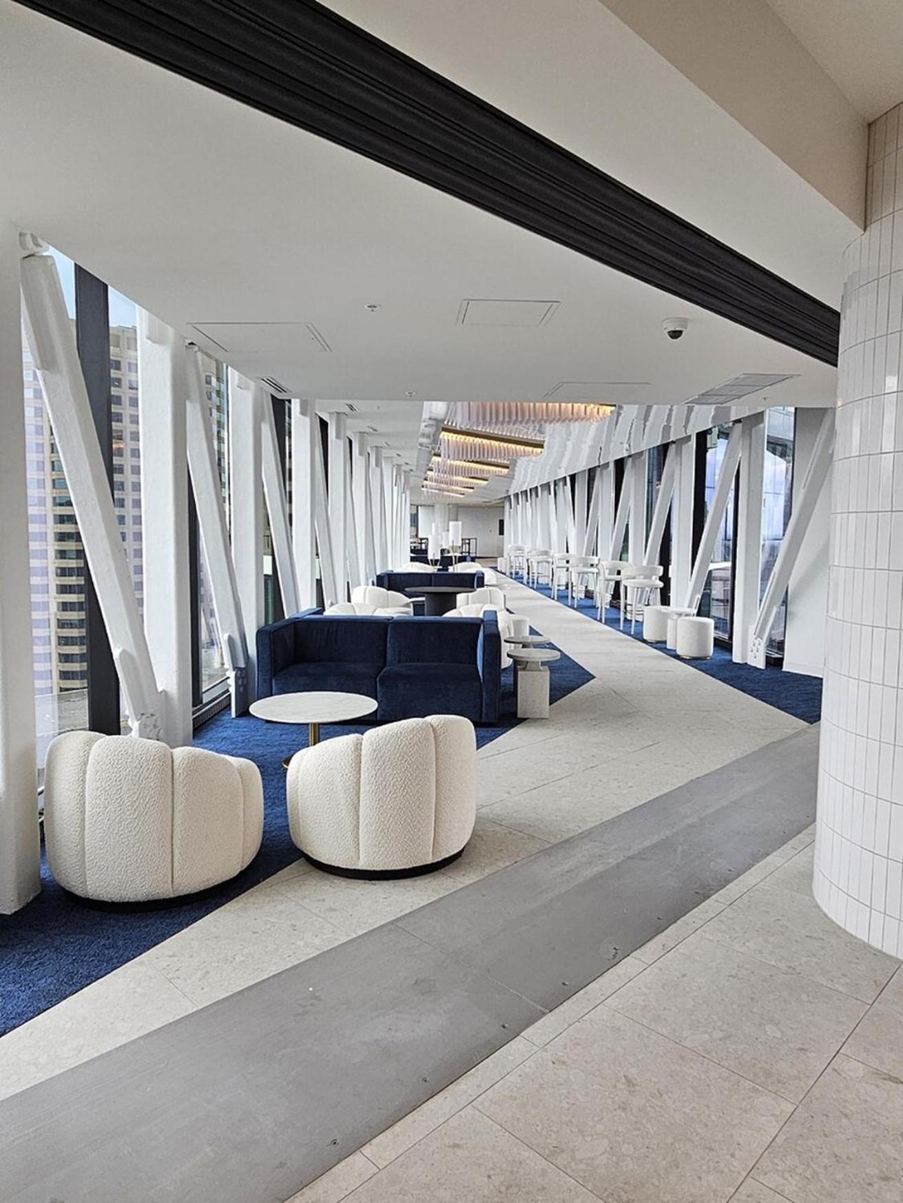 Sky Bridge Spectacular Apartment