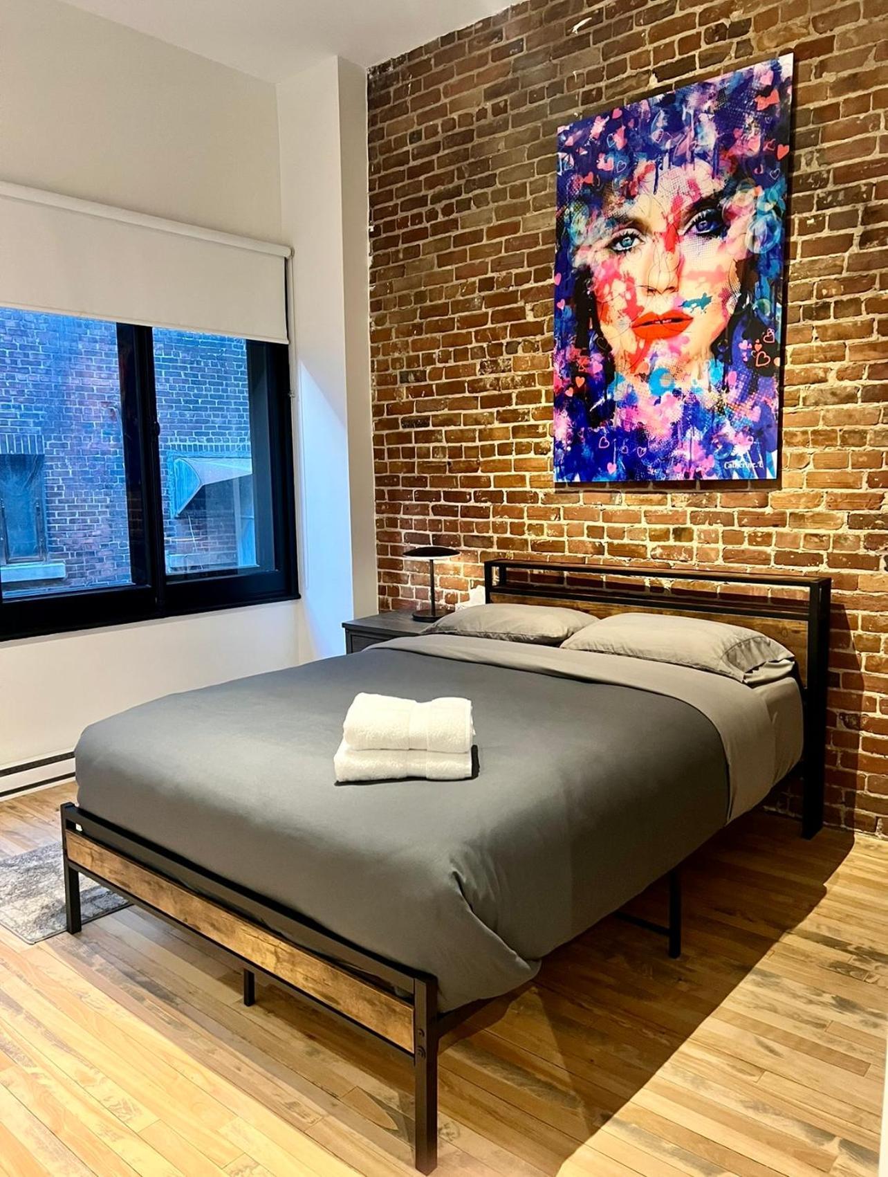 Elegant 3 Bedroom In Old Port - 201 * Montreal