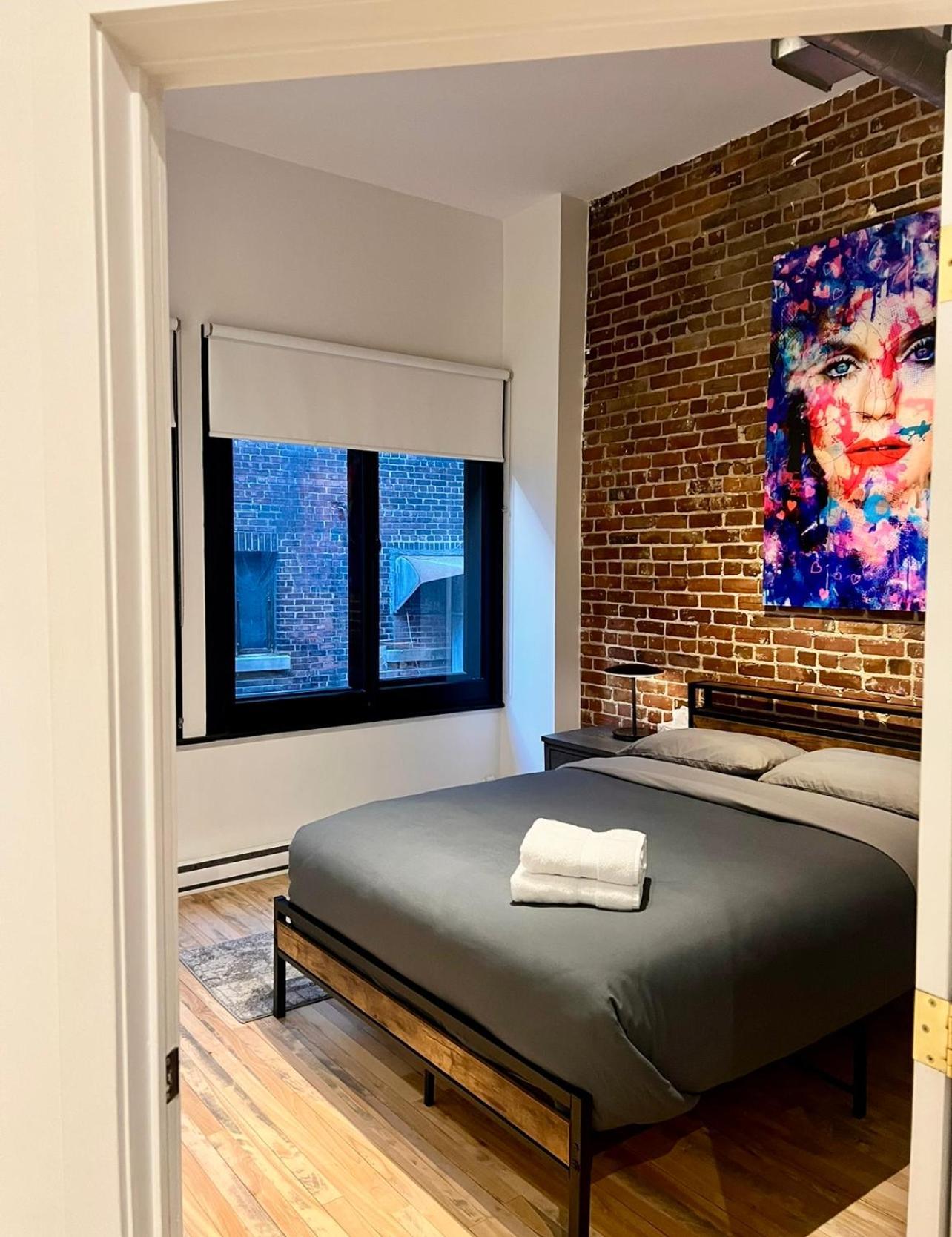 Elegant 3 Bedroom In Old Port - 201 Apartment *