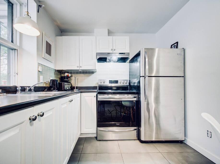 Charming 2 Bd Griffintown Montreal
