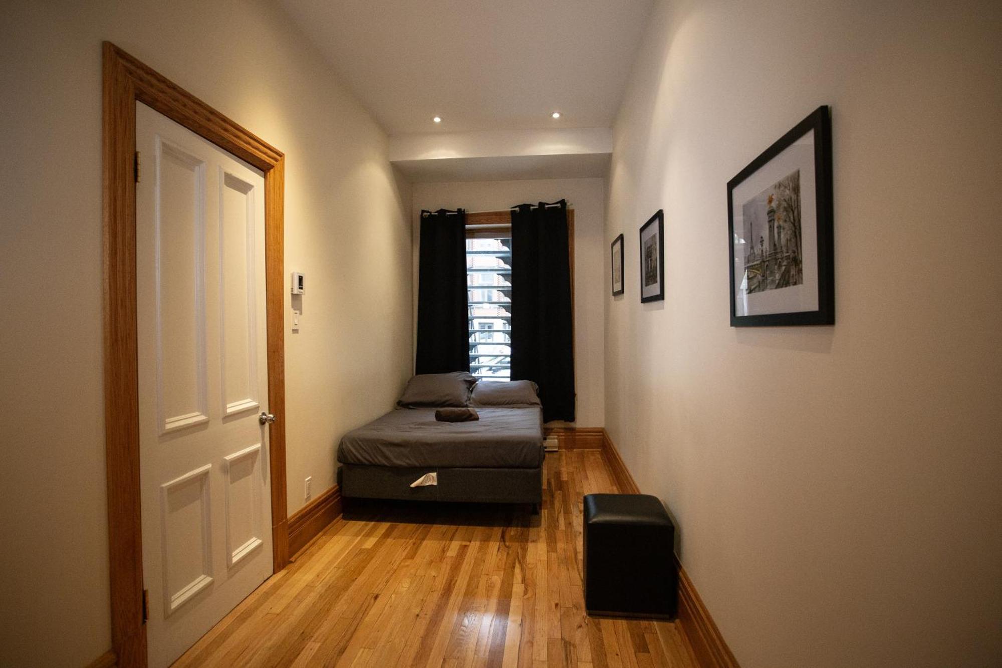 Spacious Downtown Apartment, 4br-2ba,free Wifi Apartment *