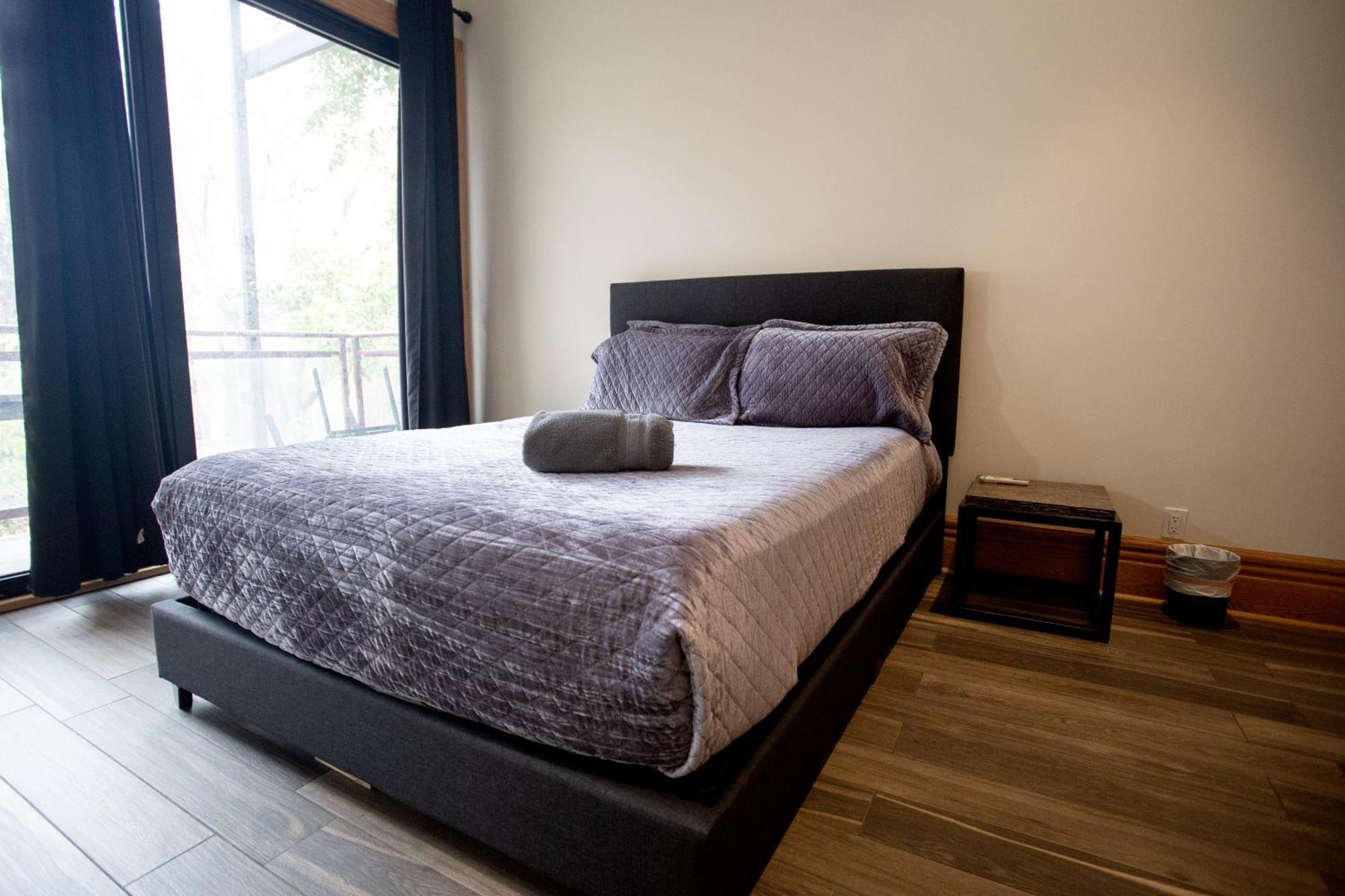Apartment Spacious Downtown Apartment, 4br-2ba,free Wifi