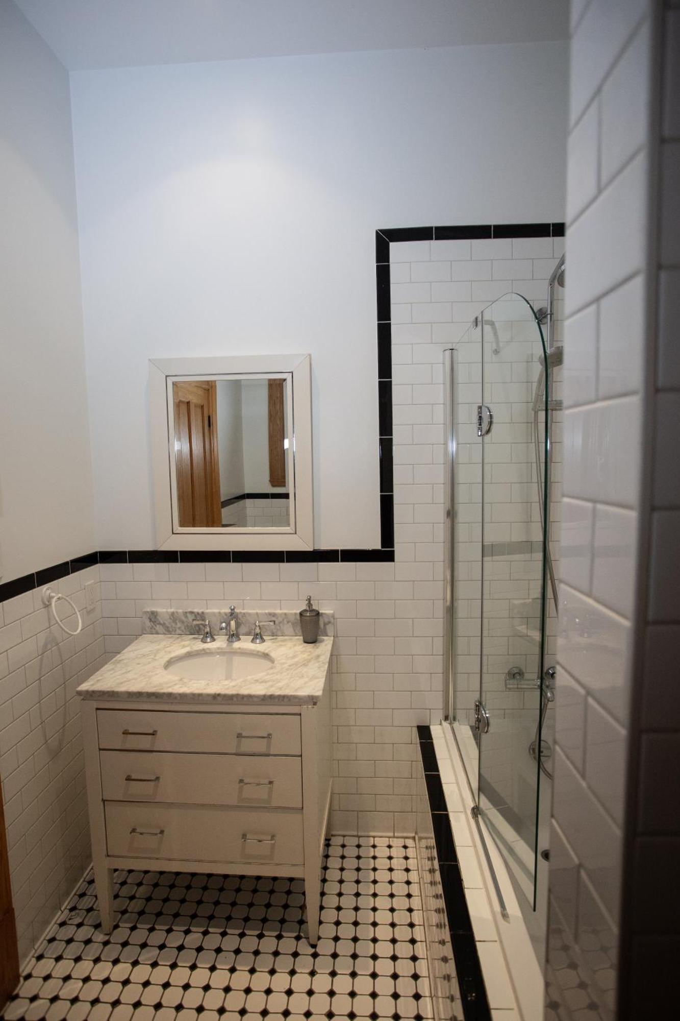 Apartment Spacious Downtown Apartment, 4br-2ba,free Wifi Montreal