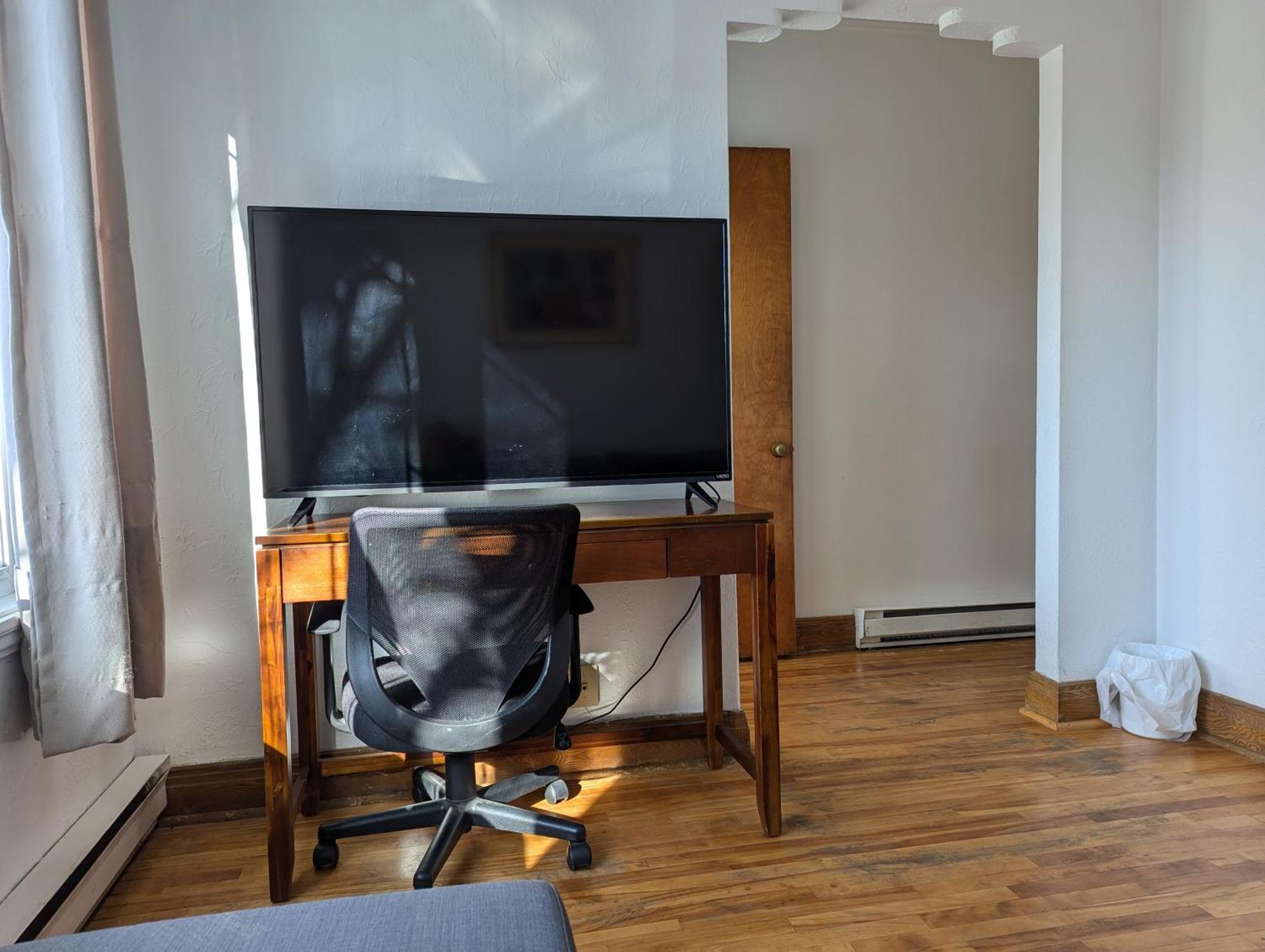 Comfy Close To Metro Monk Station With Self Check In Apartment *