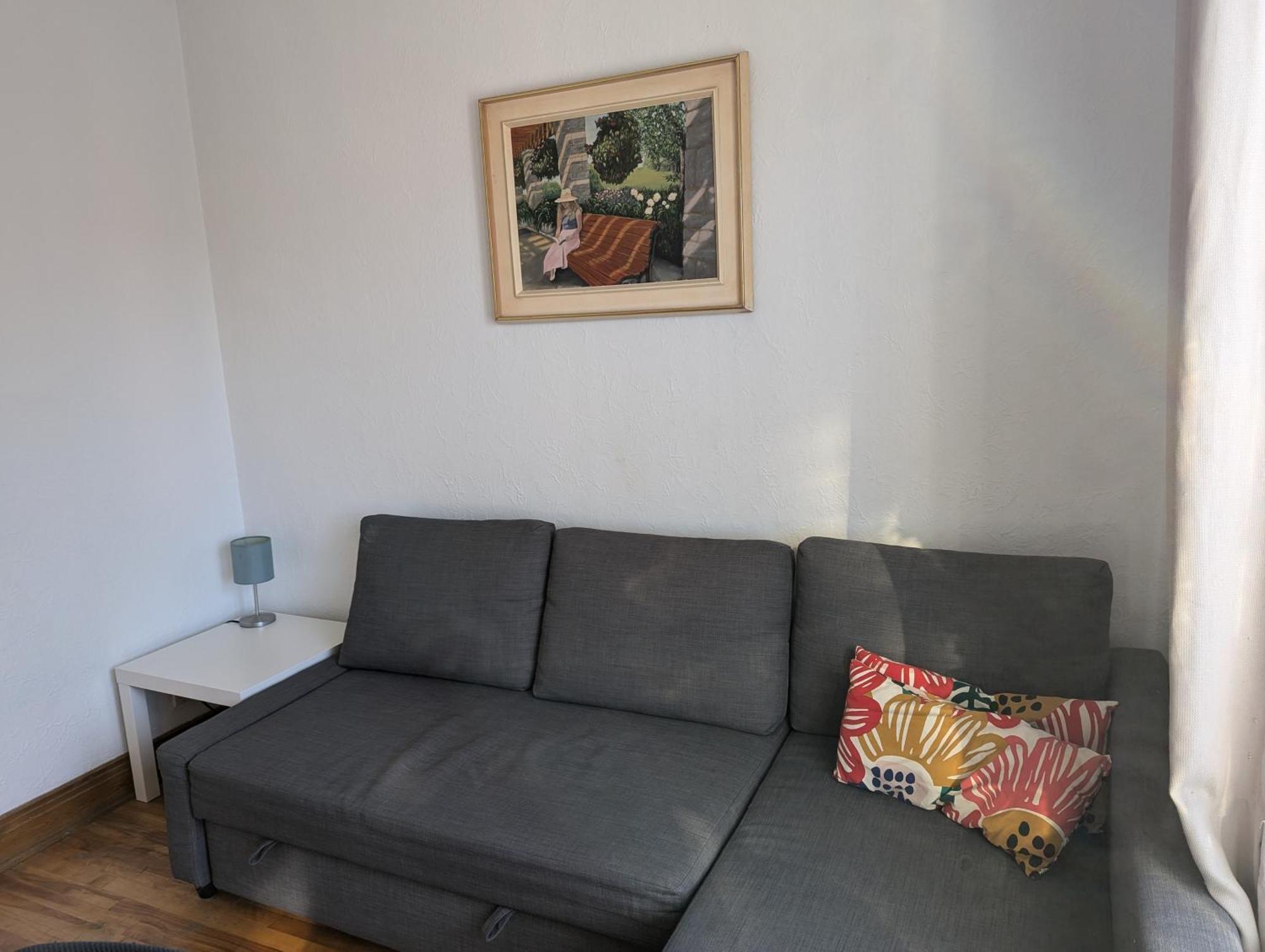 Comfy Close To Metro Monk Station With Self Check In Apartment