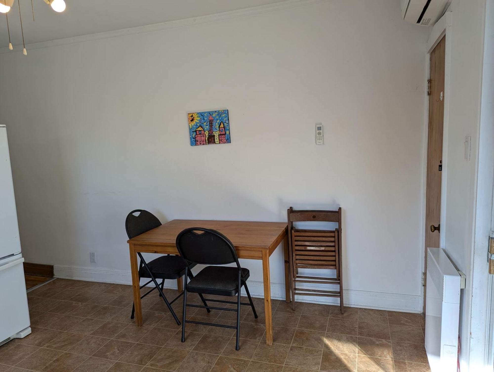 Comfy Close To Metro Monk Station With Self Check In * Montreal