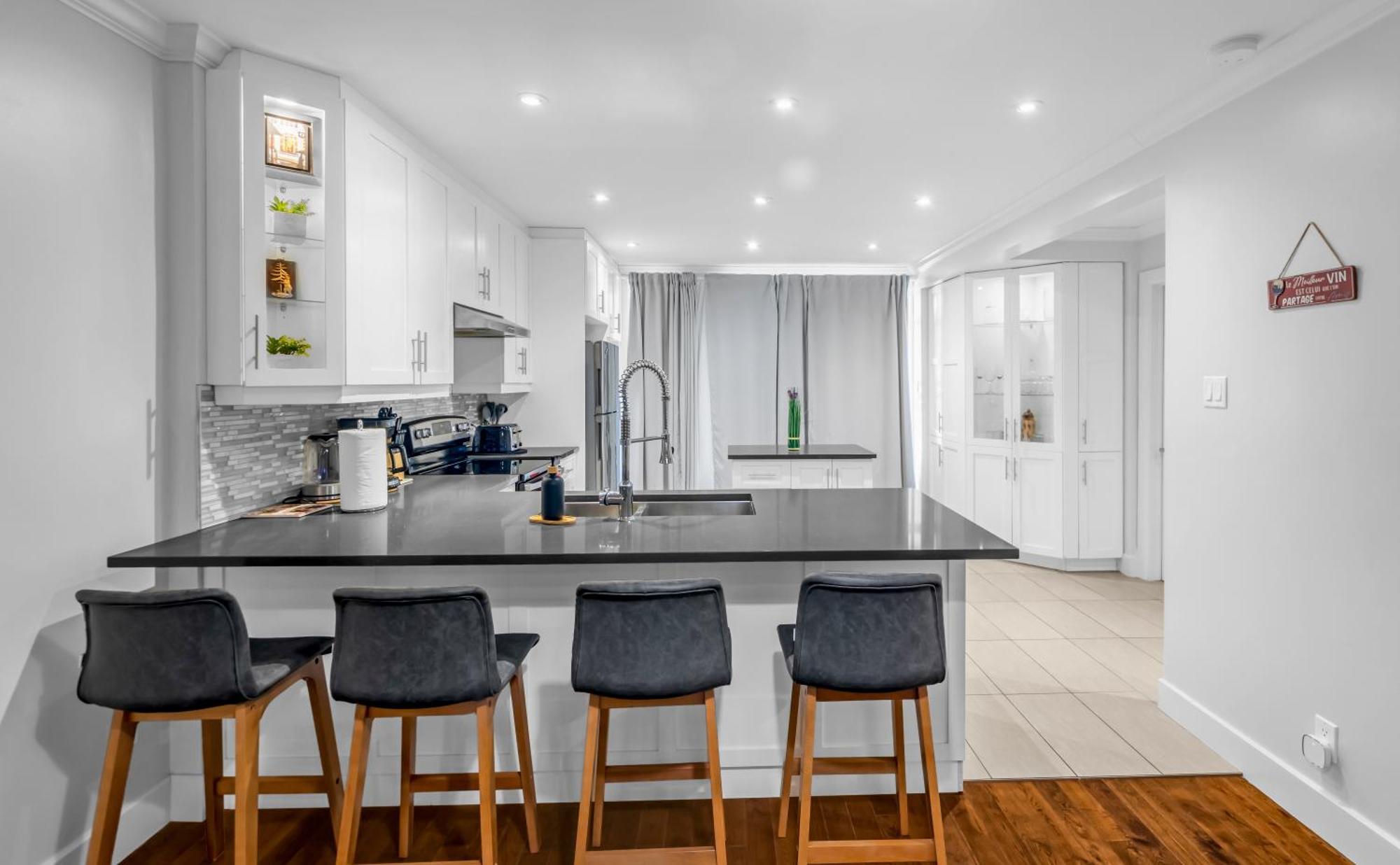 Apartment Amazing 3-bedrooms In Rosemont -