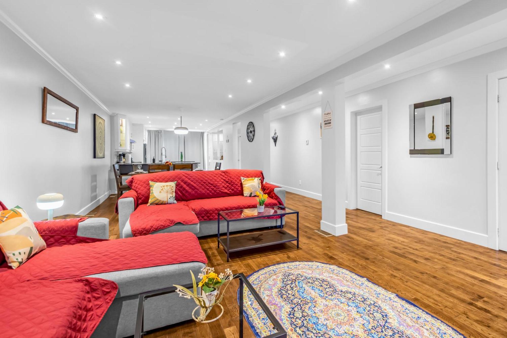 Amazing 3-bedrooms In Rosemont - *