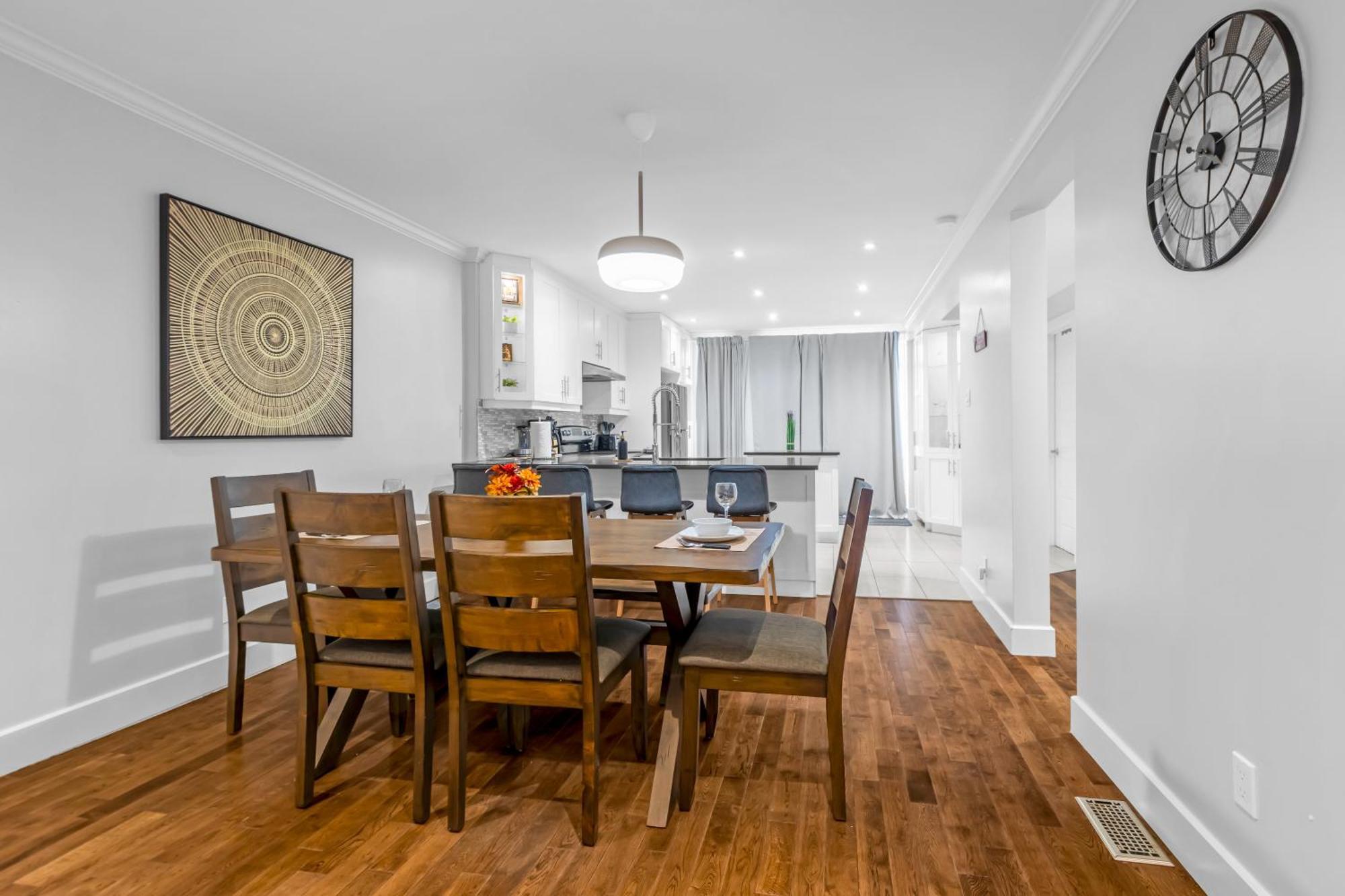 Amazing 3-bedrooms In Rosemont -