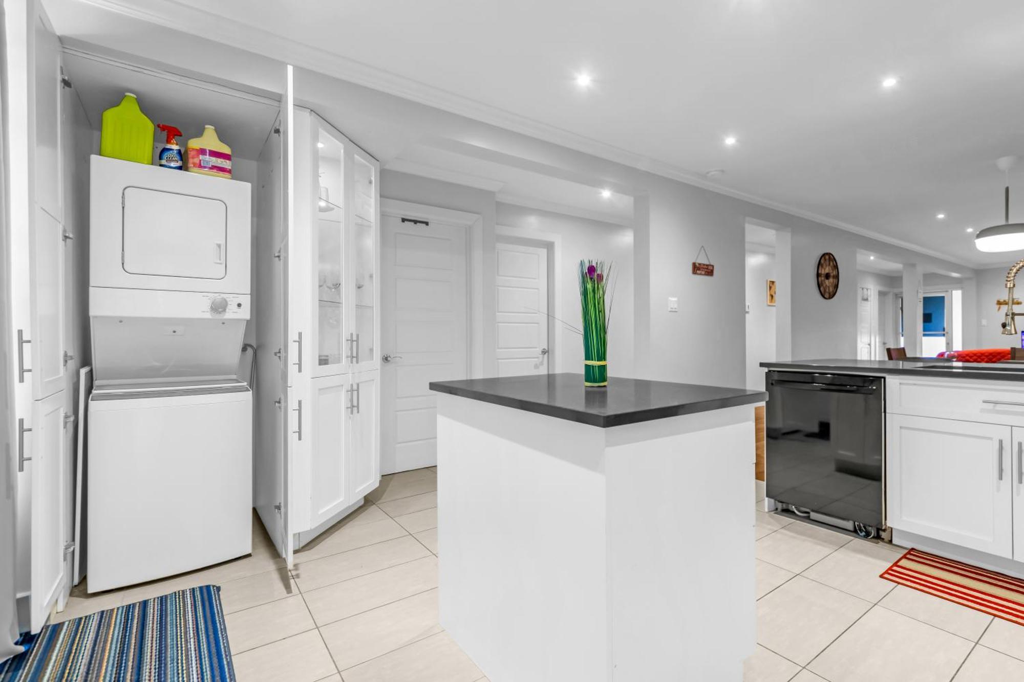 Amazing 3-bedrooms In Rosemont - * Montreal