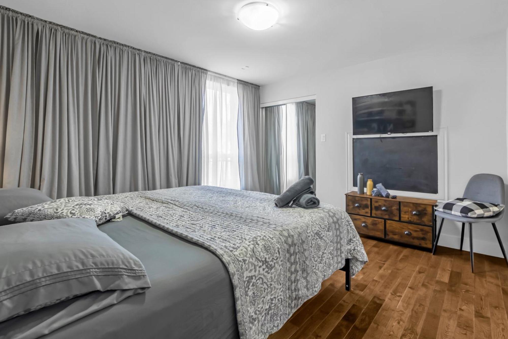 Amazing 3-bedrooms In Rosemont - Apartment *