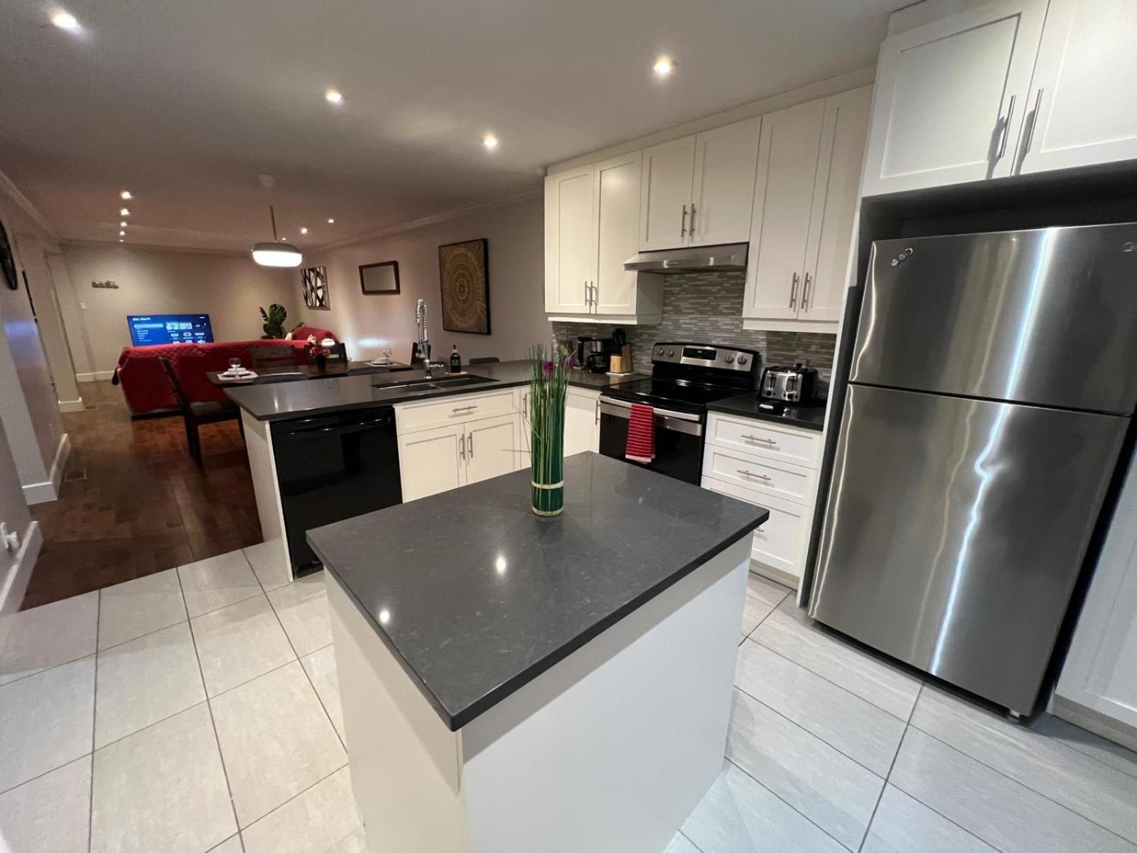 Amazing 3-bedrooms In Rosemont - Apartment