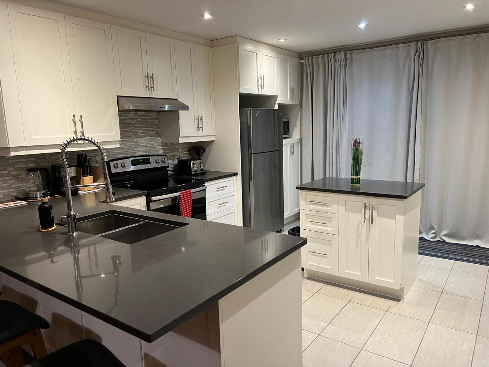Apartment Amazing 3-bedrooms In Rosemont -