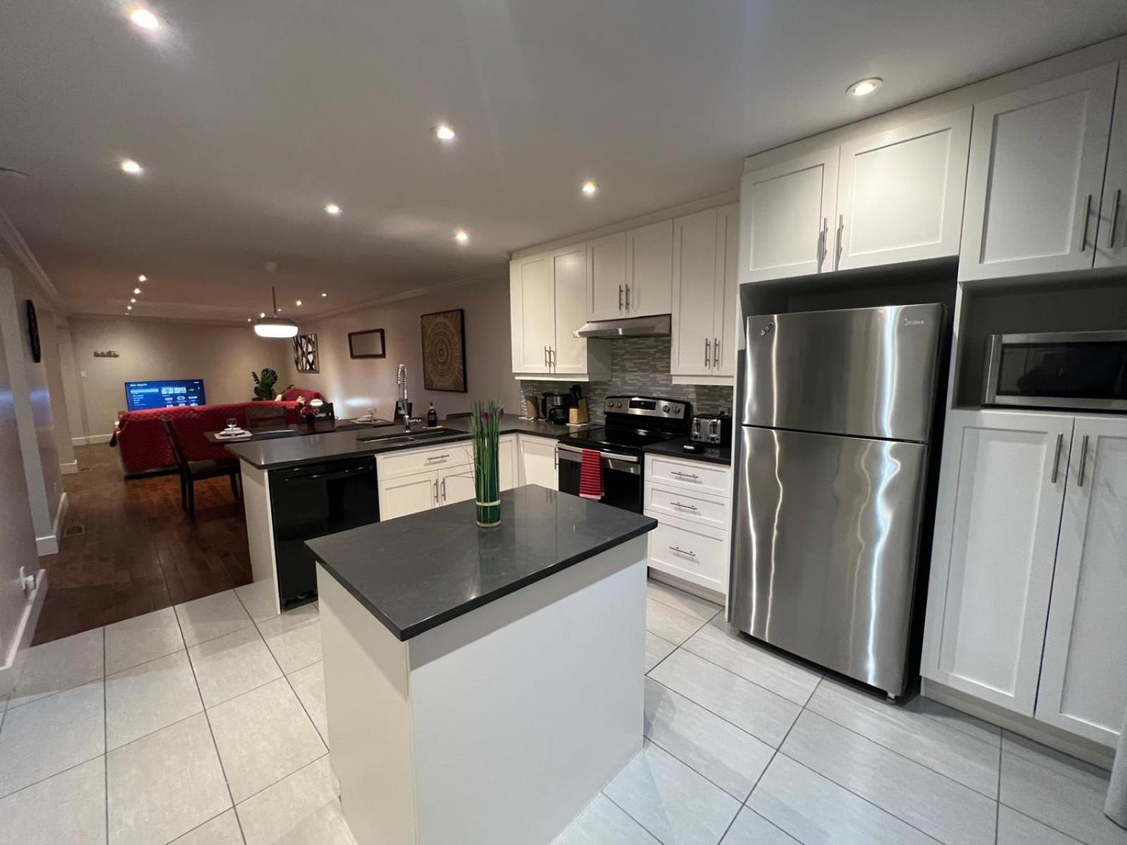 Amazing 3-bedrooms In Rosemont - * Montreal