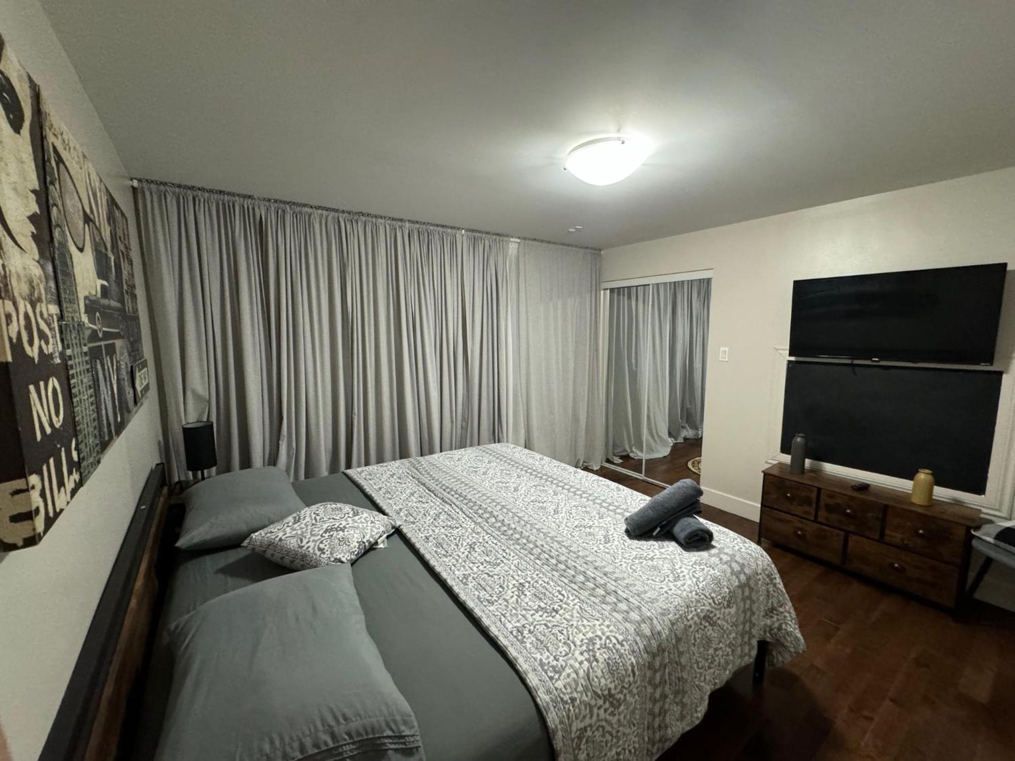 Amazing 3-bedrooms In Rosemont -