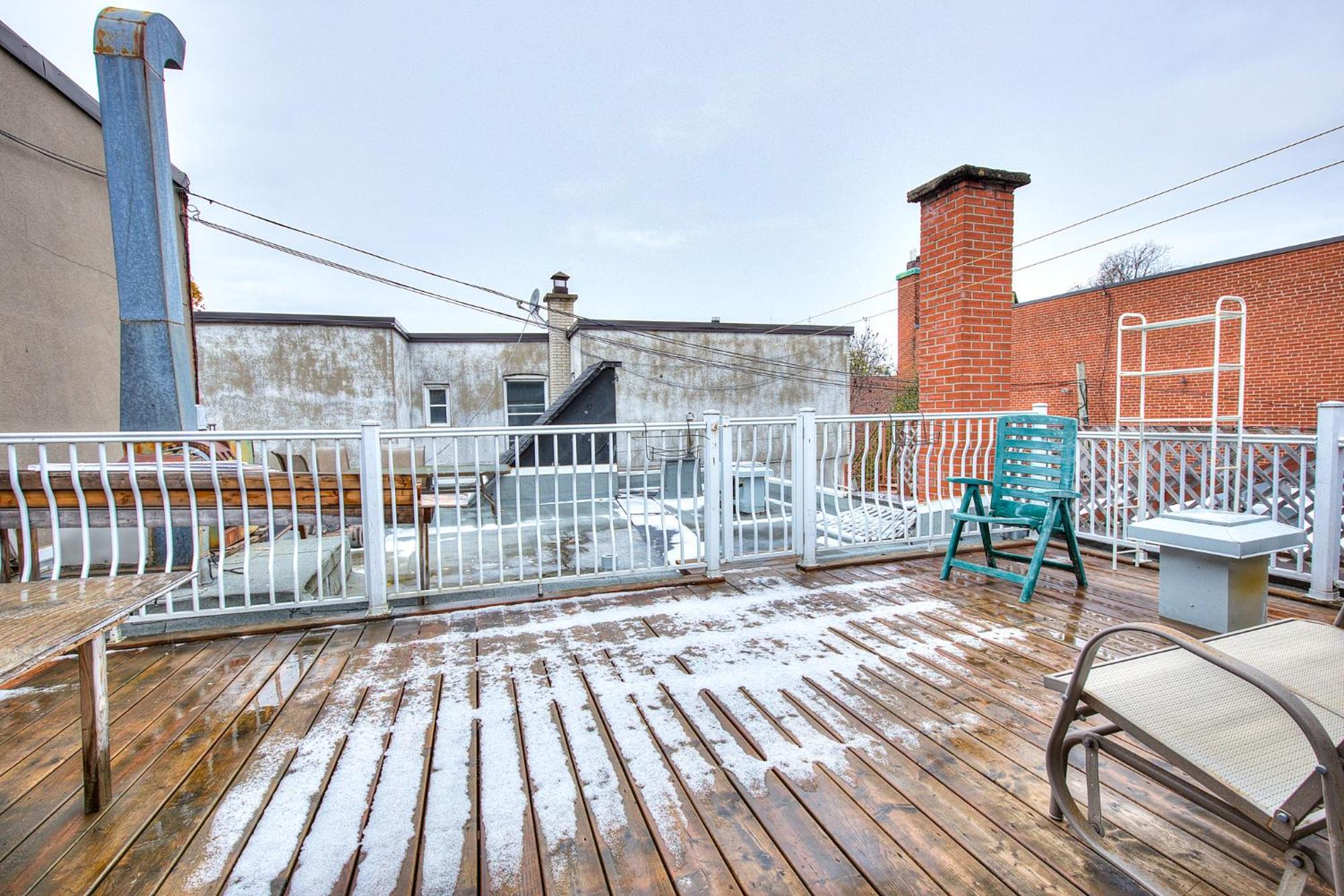 Charming 2br With Balcony In *