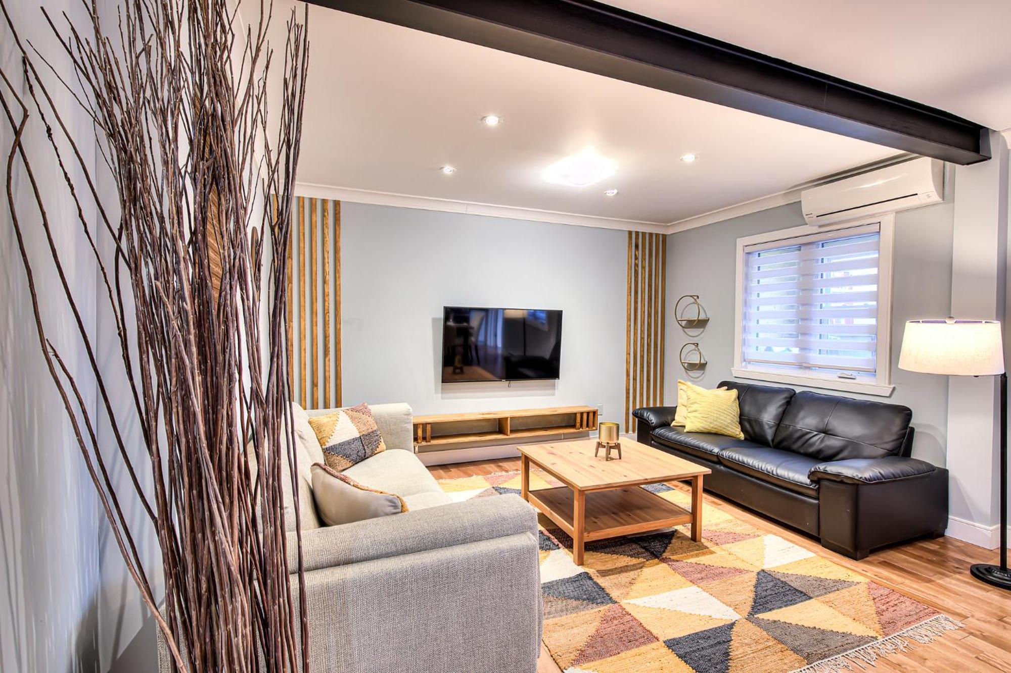 Charming 2br With Balcony In Apartment