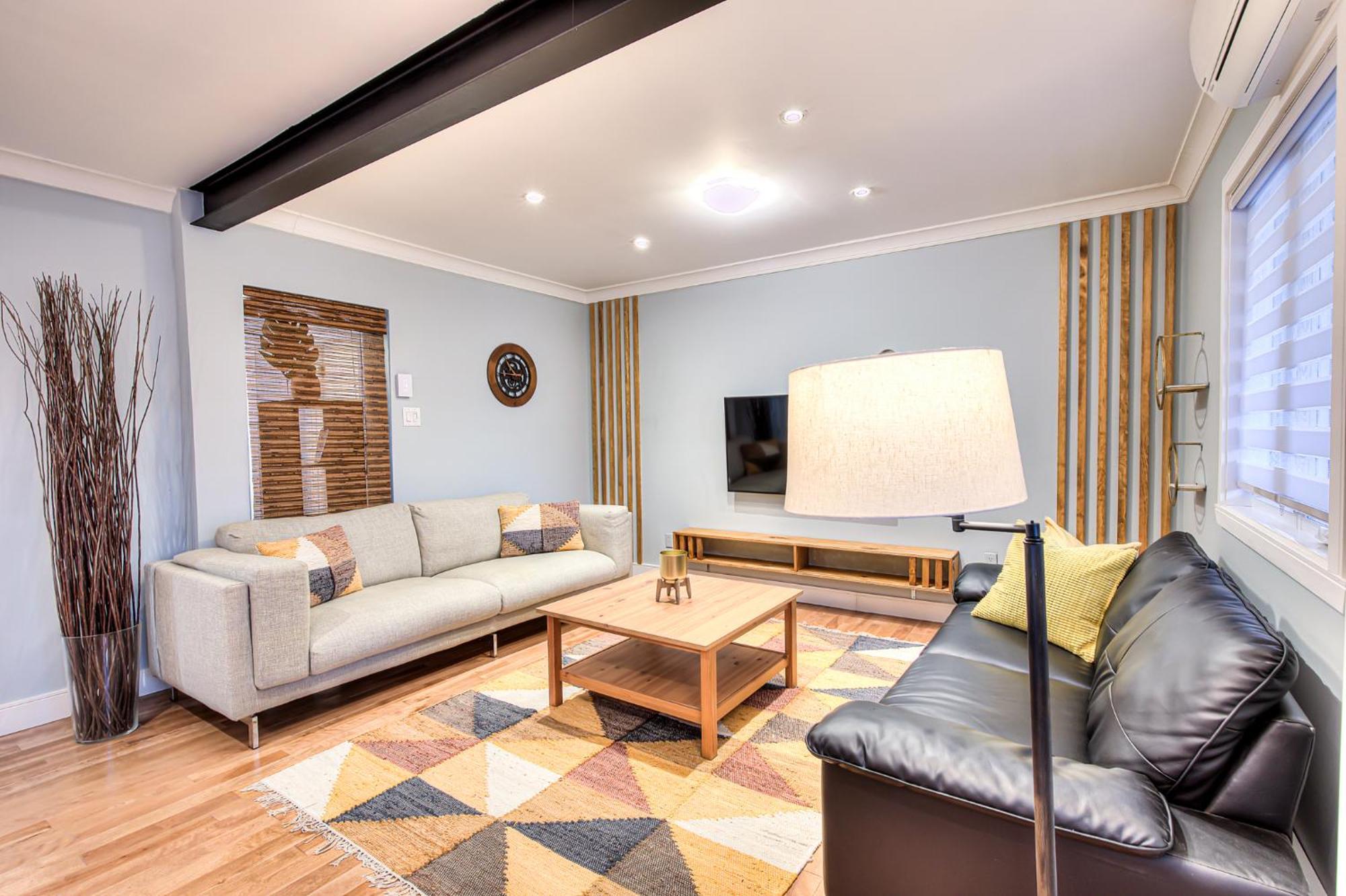 Charming 2br With Balcony In Montreal