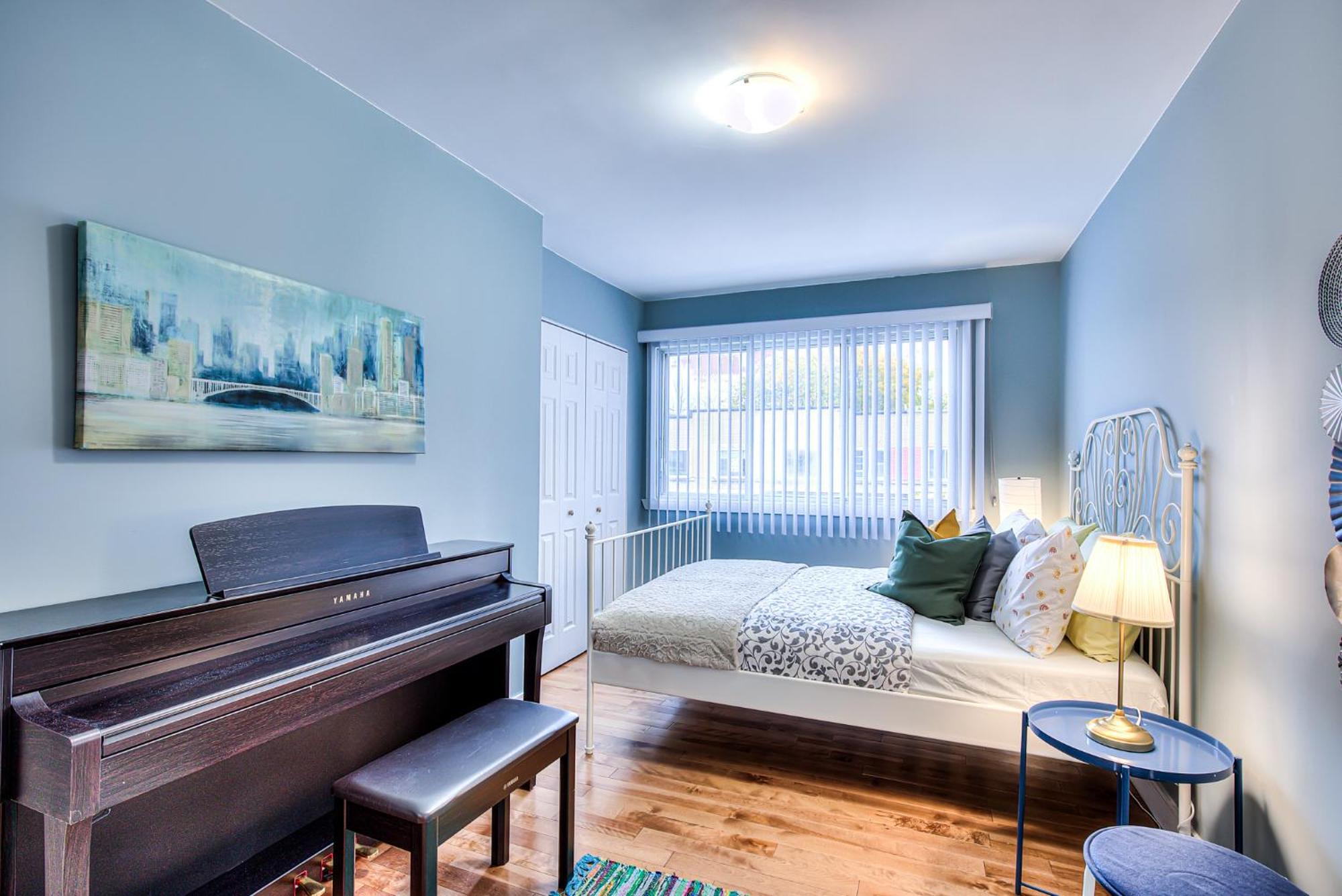 Charming 2br With Balcony In Apartment Montreal