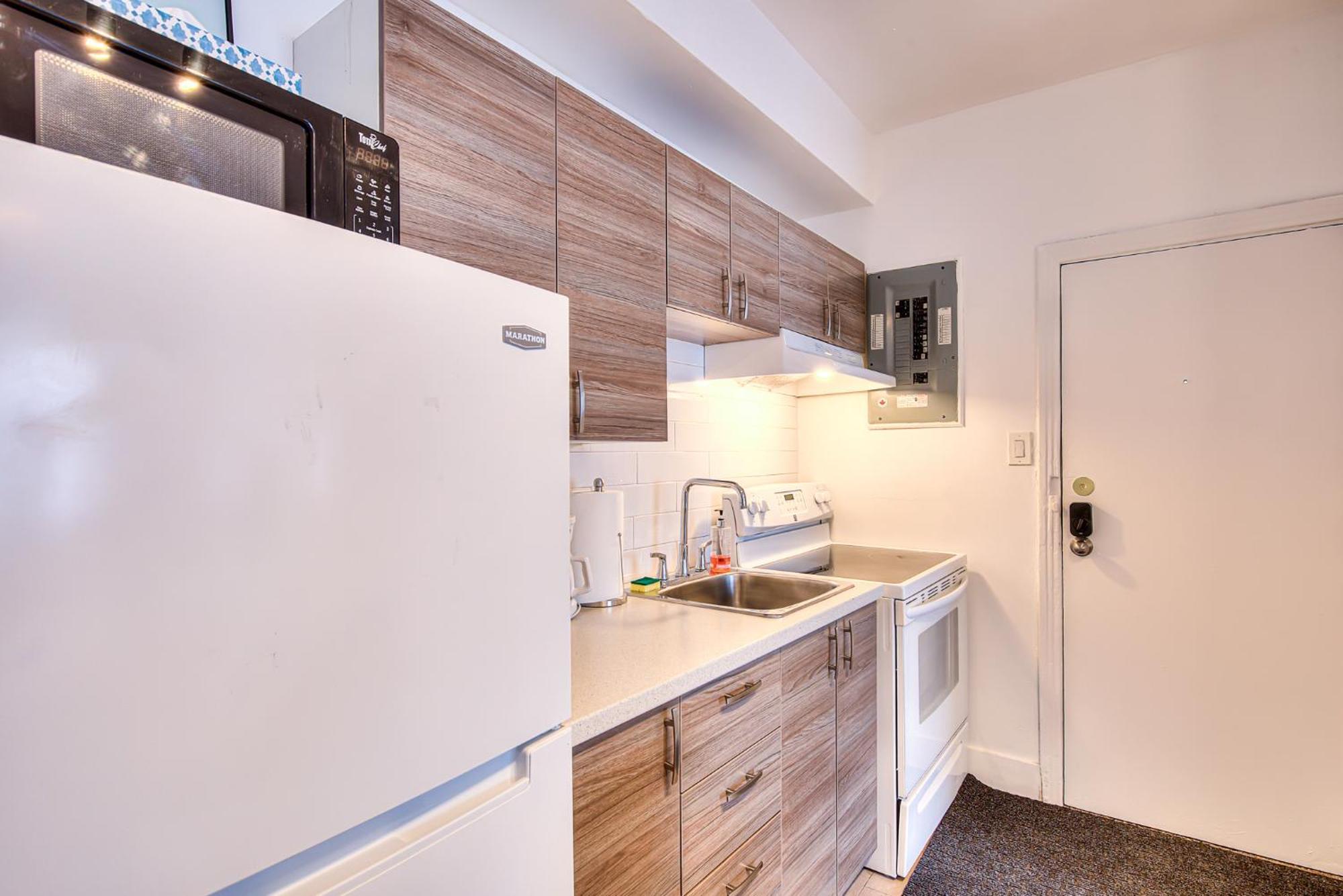 Apartment Plateau Escape & Nightlife Adventures! Downtown Super Value! Full 1br Montreal