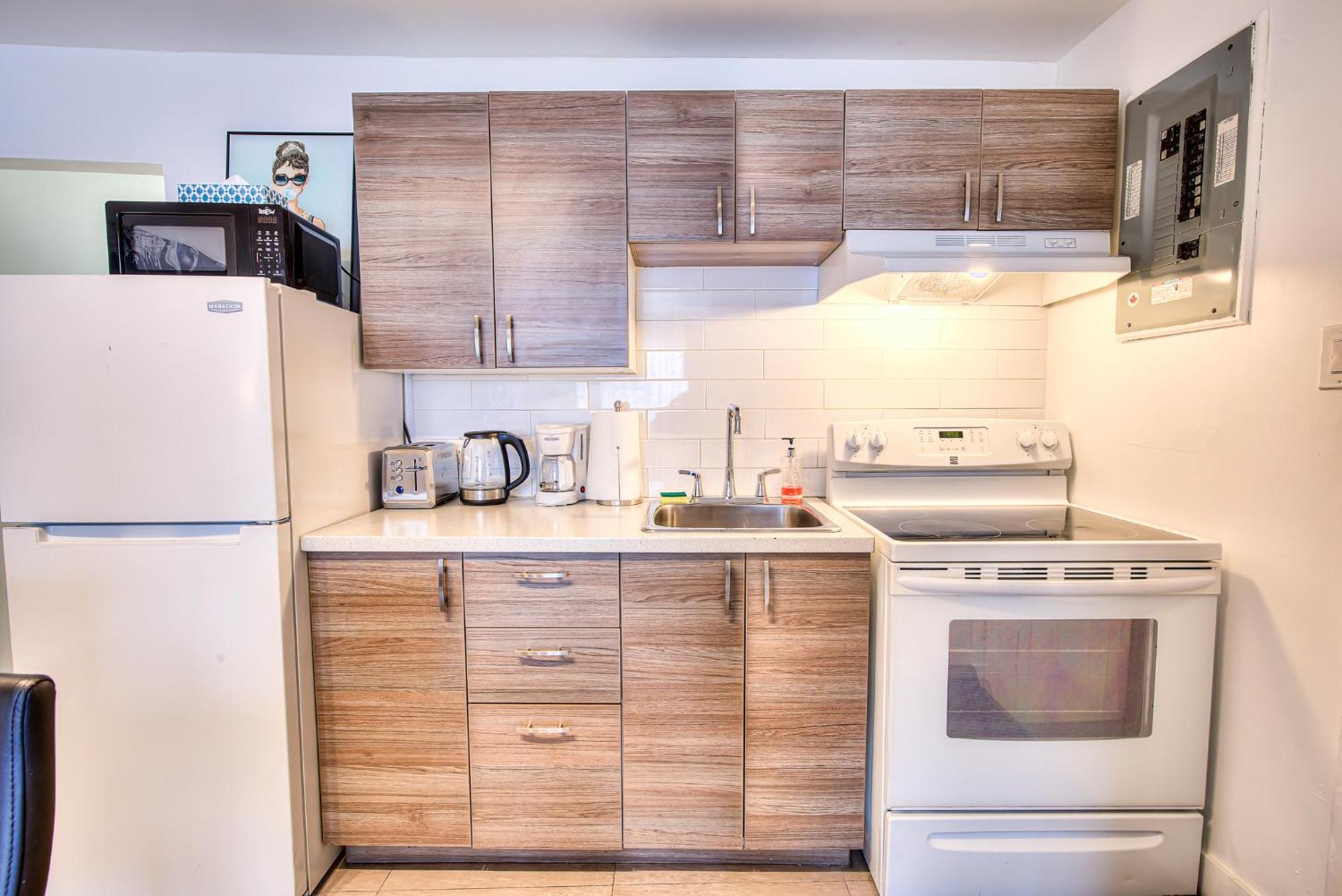 Apartment Plateau Escape & Nightlife Adventures! Downtown Super Value! Full 1br