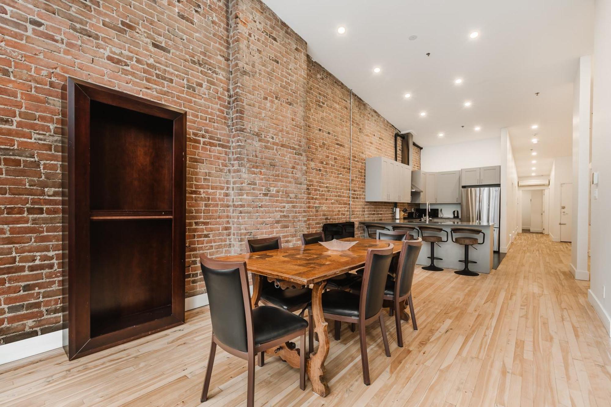 Elegant 3 Bedroom In Old Port - 302 Apartment Montreal