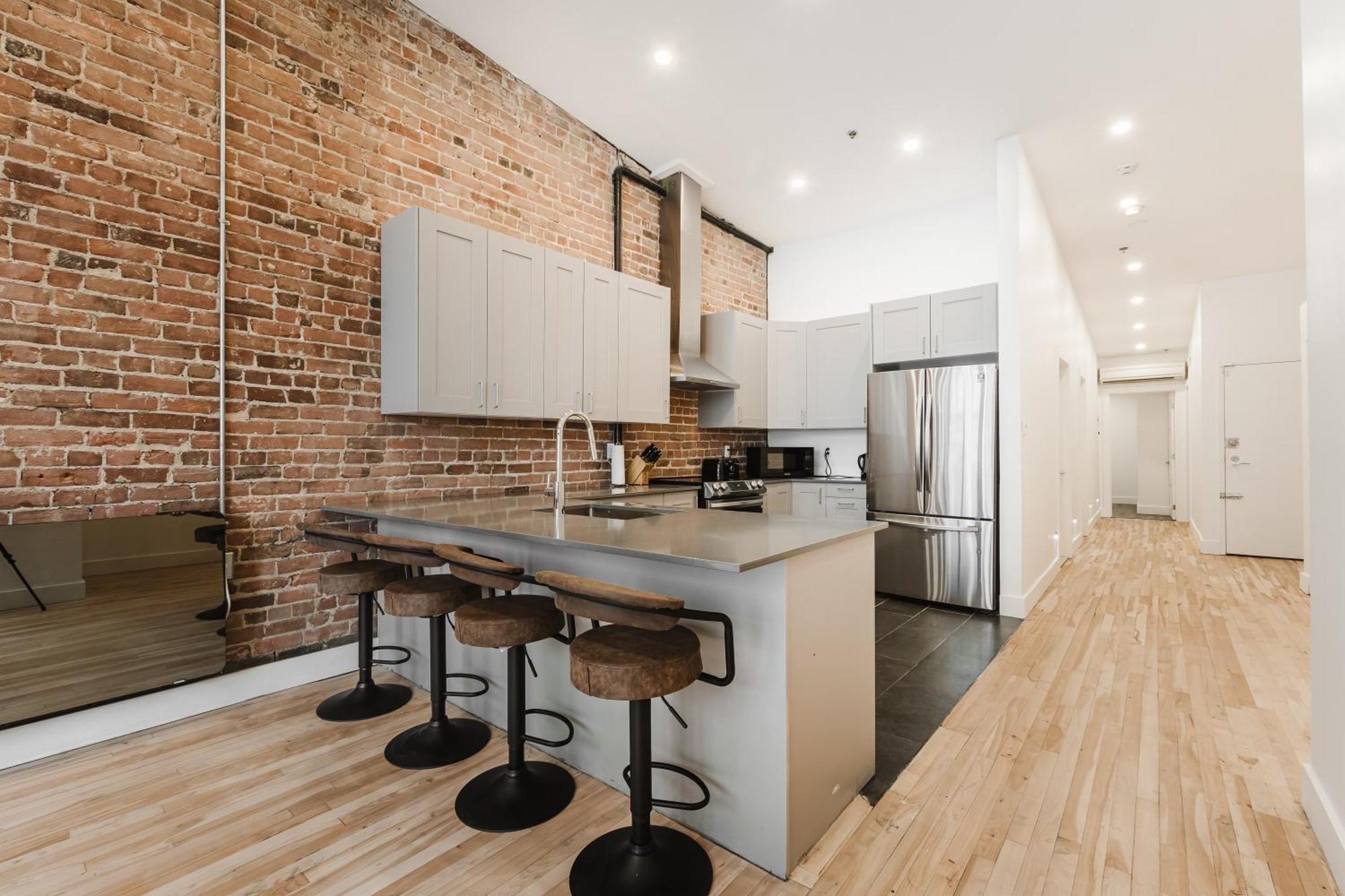 Elegant 3 Bedroom In Old Port - 302 Apartment *