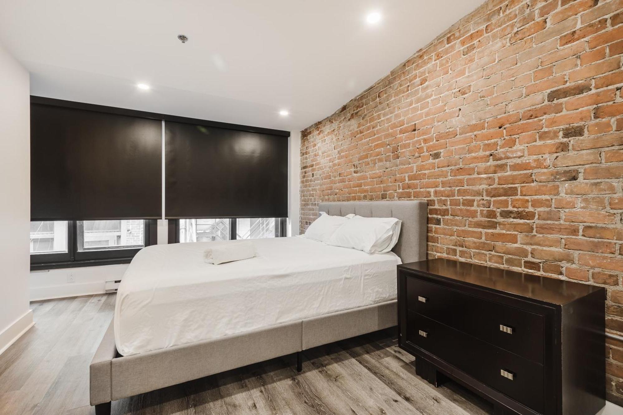Elegant 3 Bedroom In Old Port - 302 Apartment Montreal
