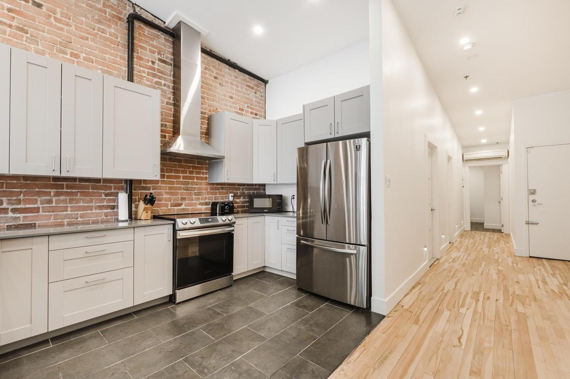 Elegant 3 Bedroom In Old Port - 302 * Montreal