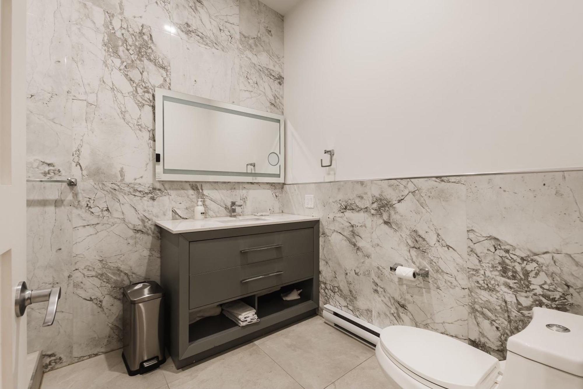 Elegant 3 Bedroom In Old Port - 302 * Montreal