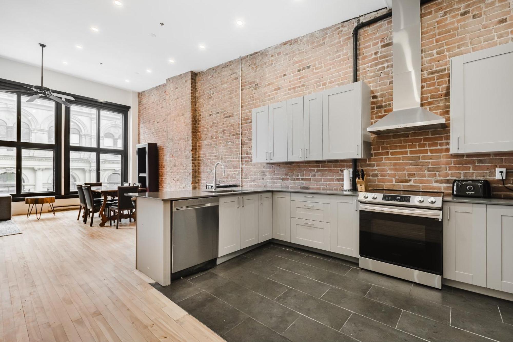 Apartment Elegant 3 Bedroom In Old Port - 302 *