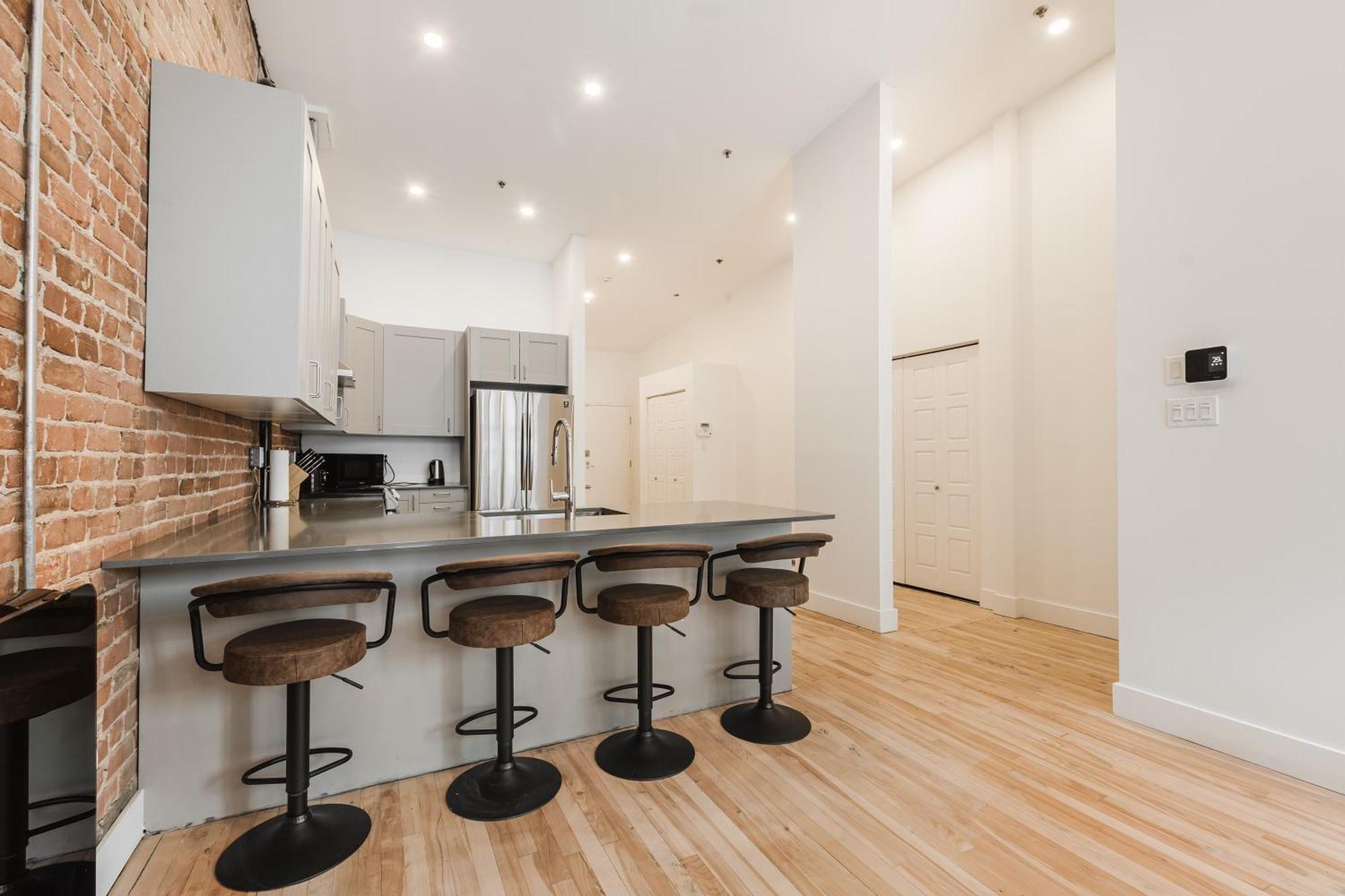 Elegant 3 Bedroom In Old Port - 302 * Montreal