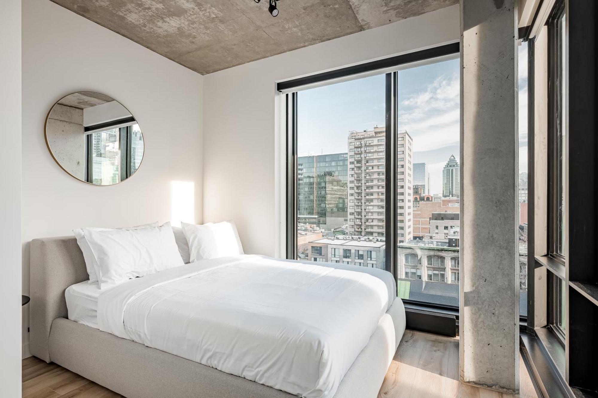 Le Mont * Montreal