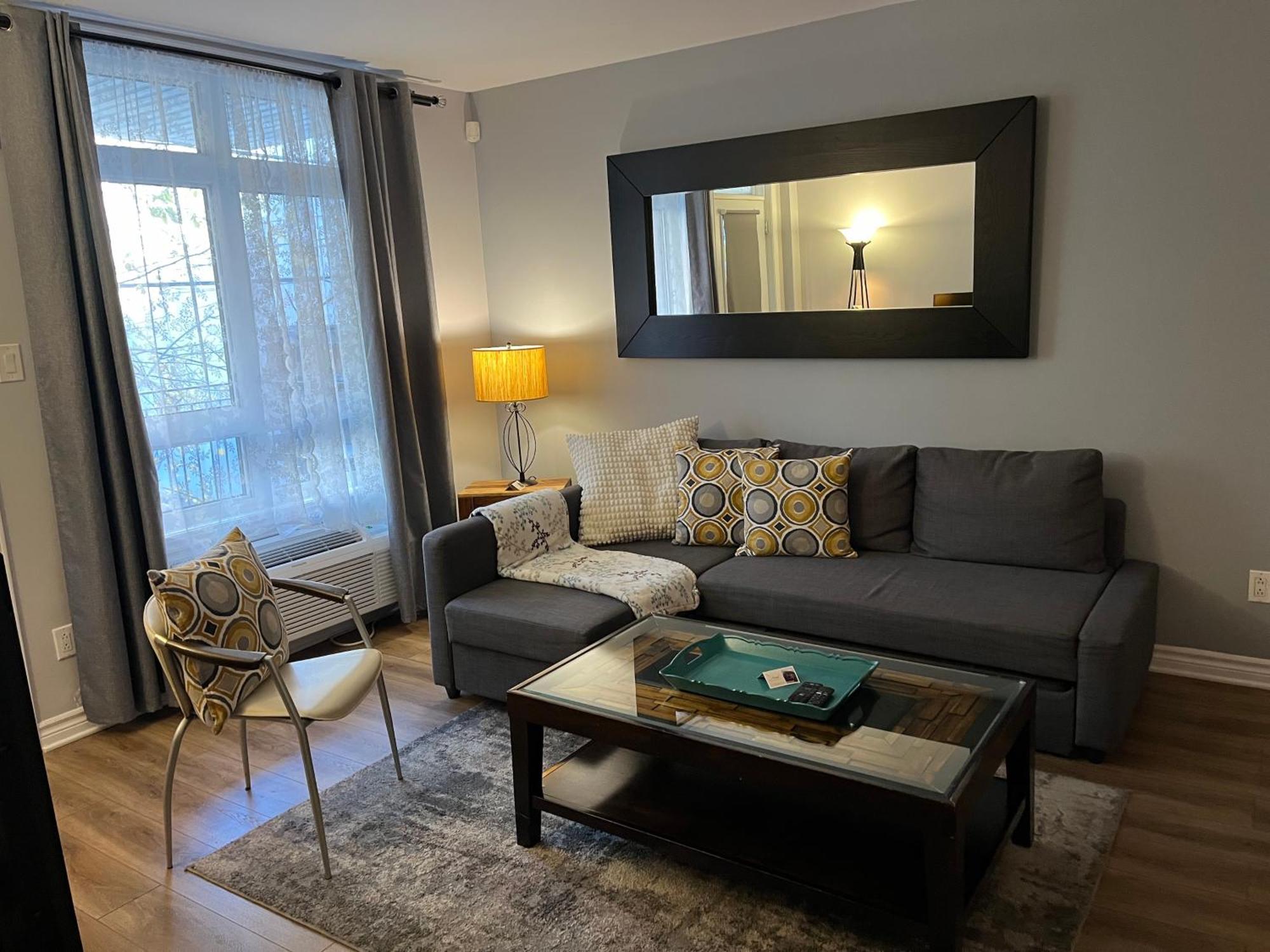 Aparthotelmontreal By Les Terrasses Saint Urbain 2225i2 Apartment