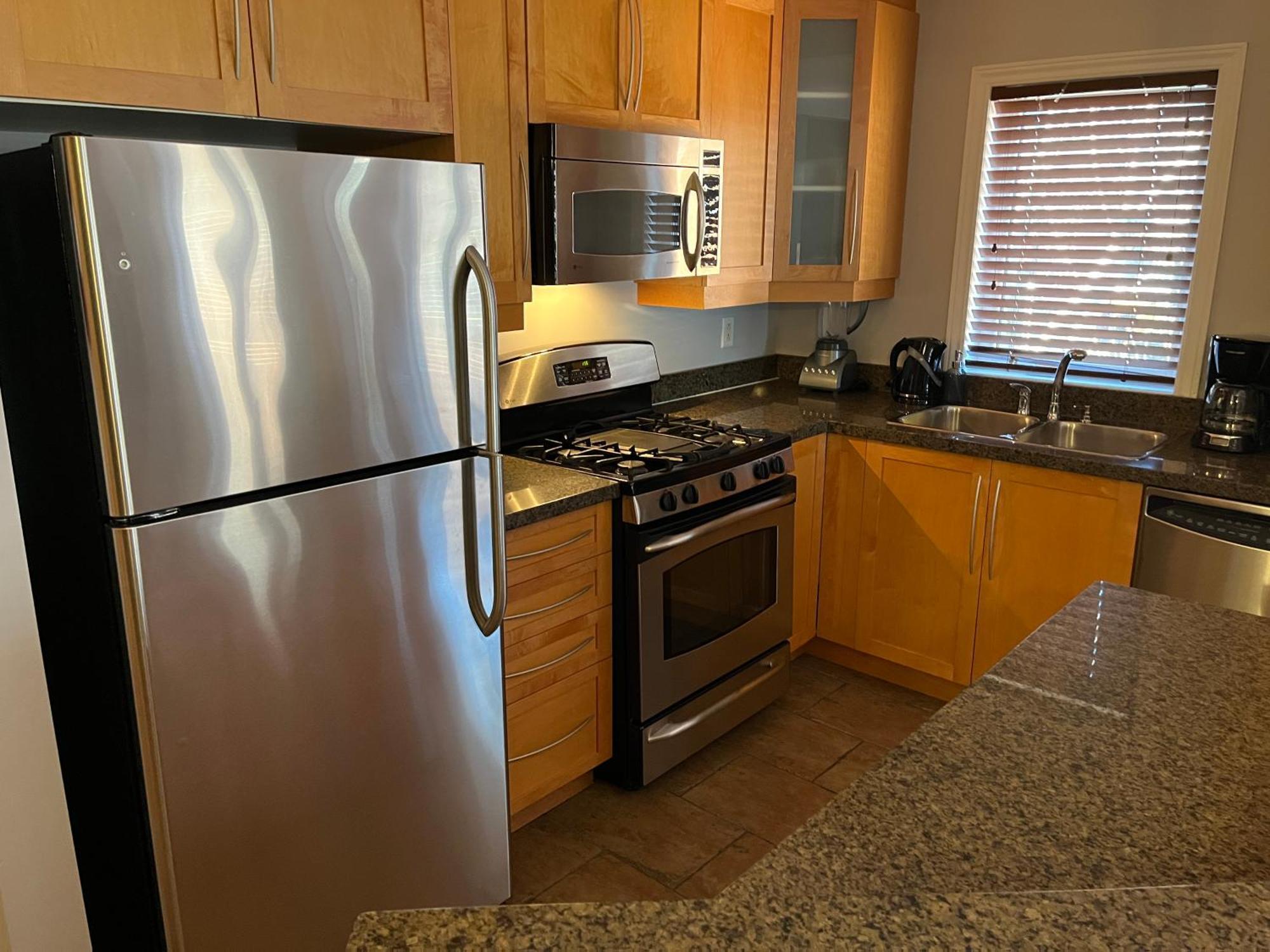 Aparthotelmontreal By Les Terrasses Saint Urbain 2225i2 4*