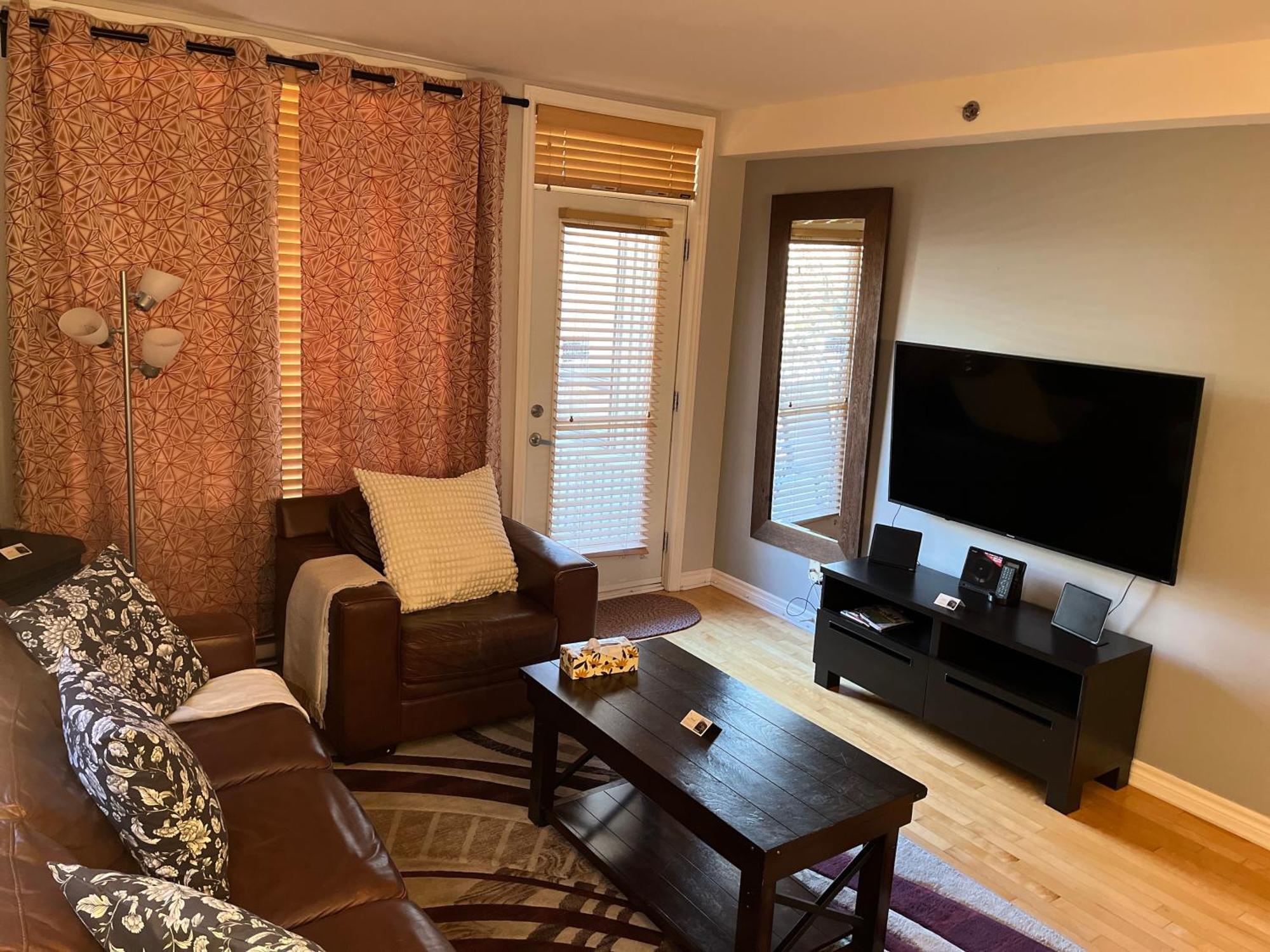 Aparthotelmontreal By Les Terrasses Saint Urbain 2225i2 Apartment 4*