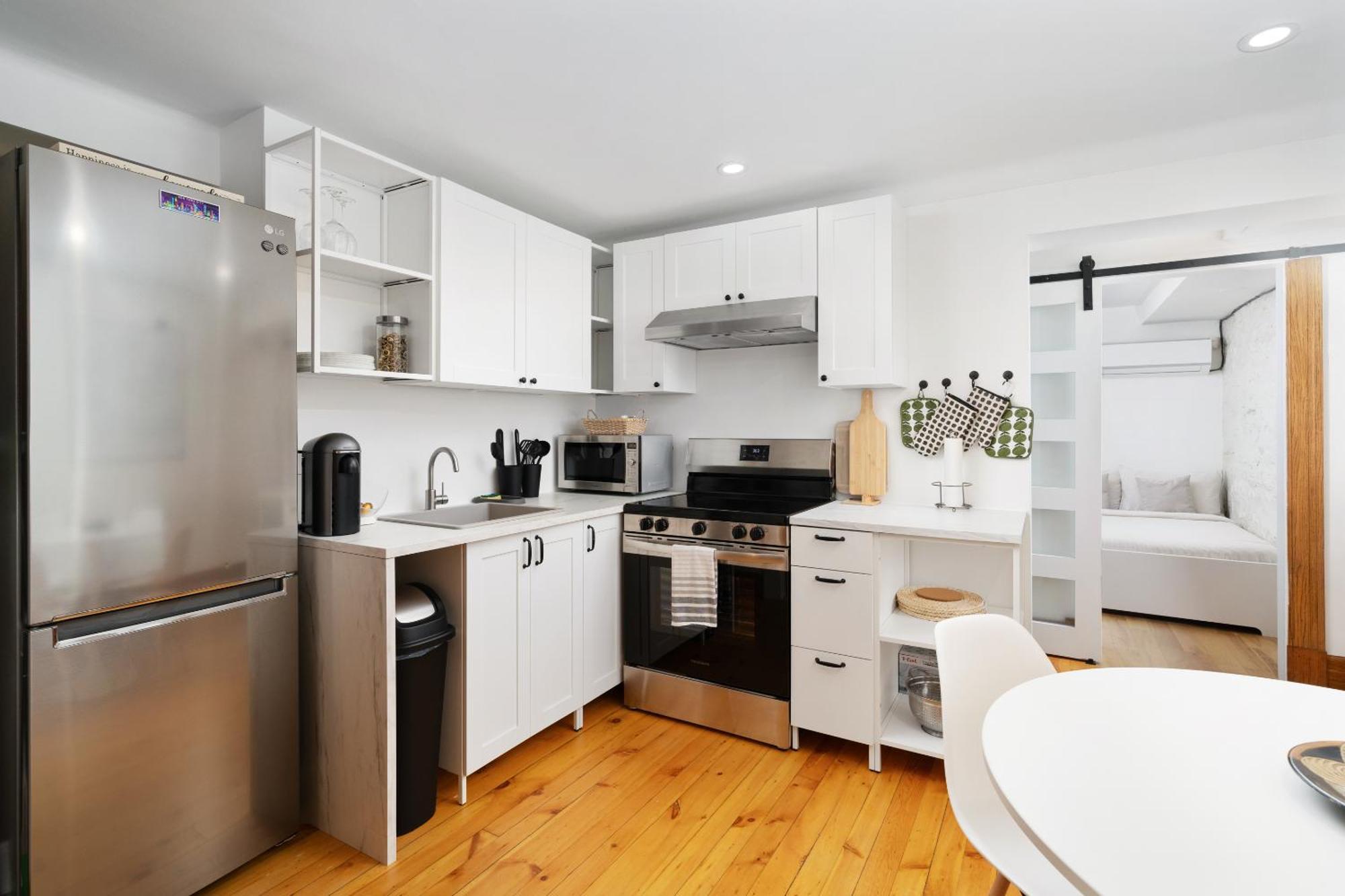 Apartment Modern, Cozy In Heart Of Mont Royal Montreal