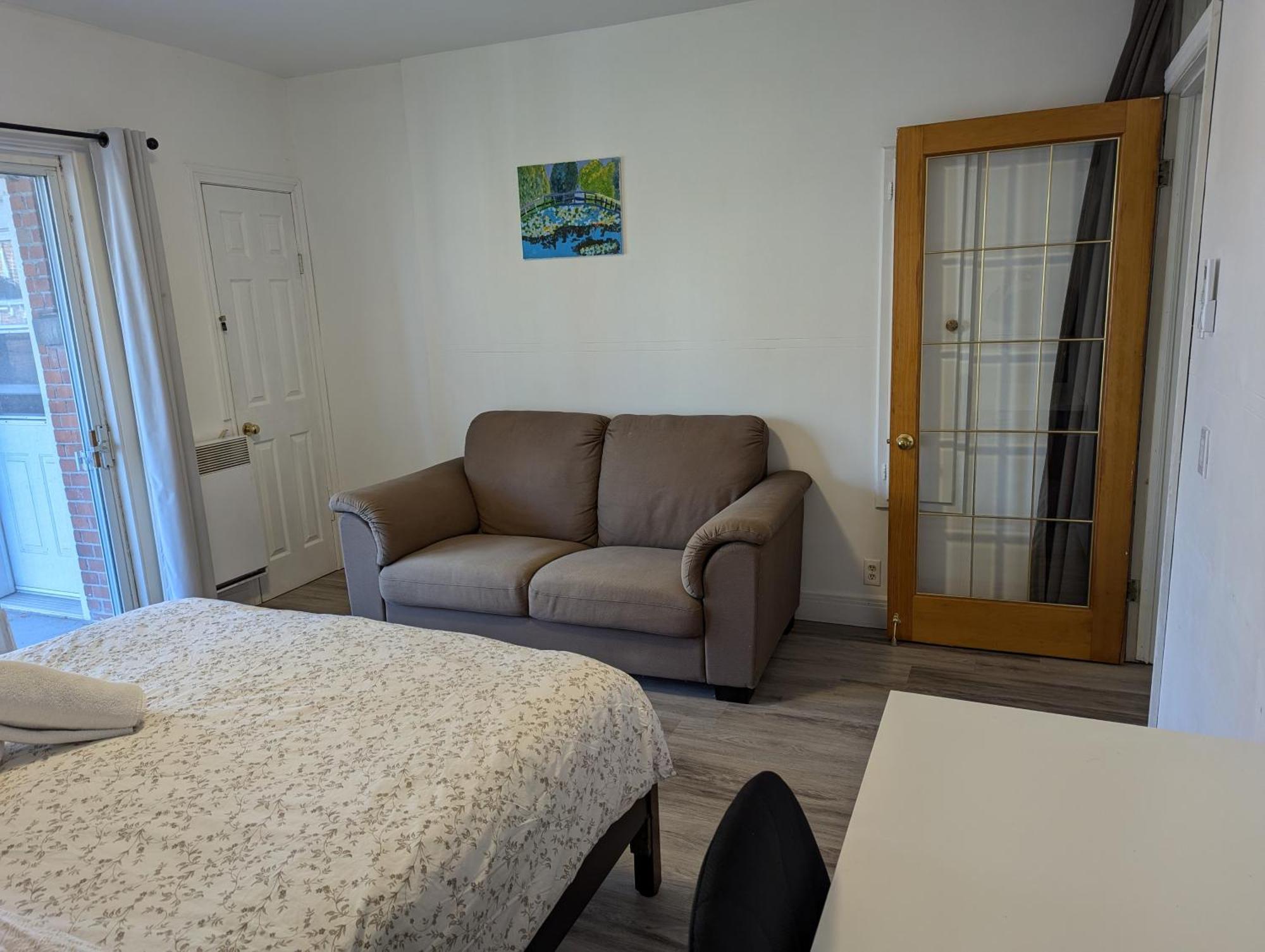 Comfy Close To Metro Monk Station With Self Check In Montreal