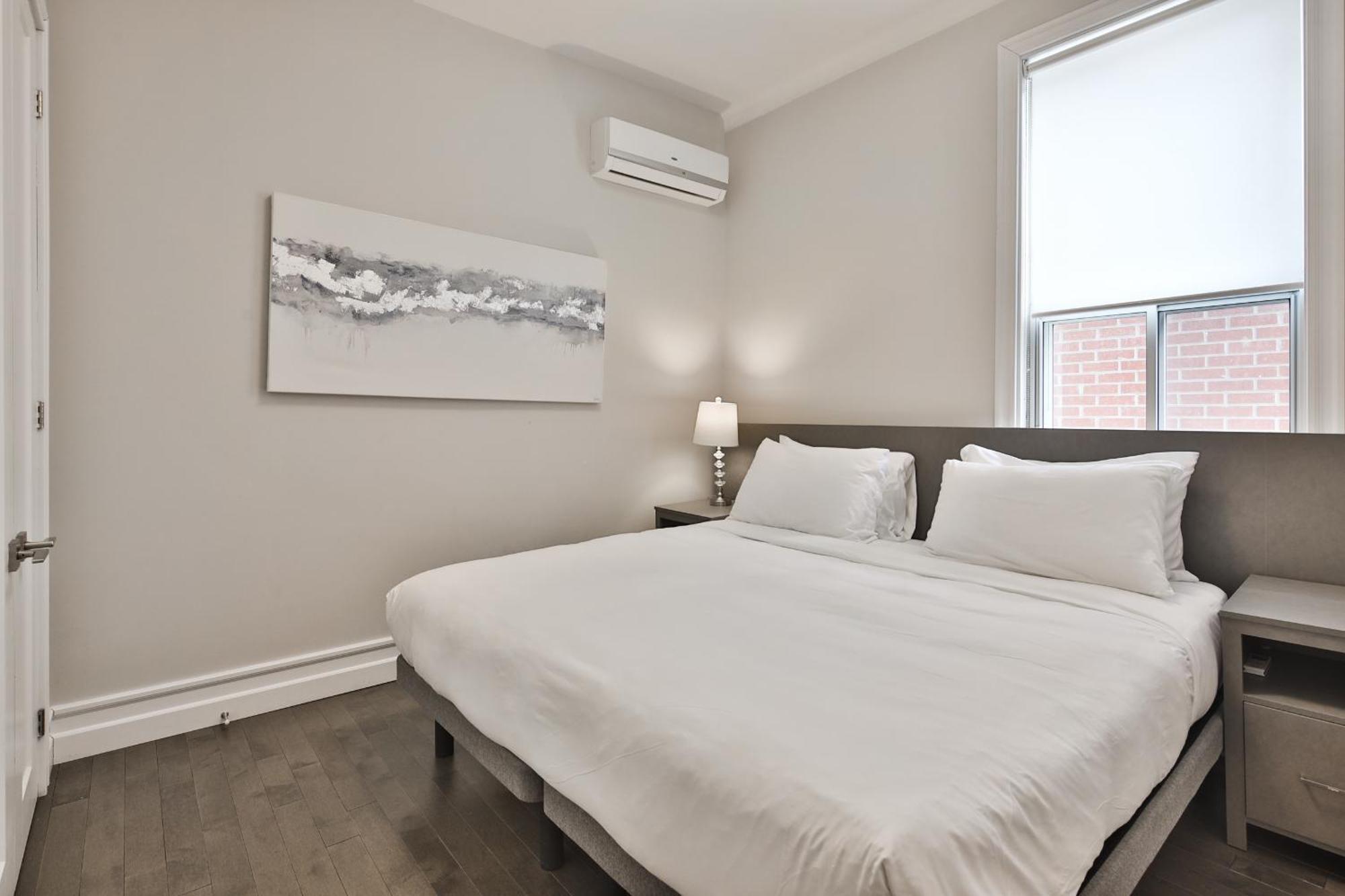 Prime Residence- Mile End Apartment Montreal
