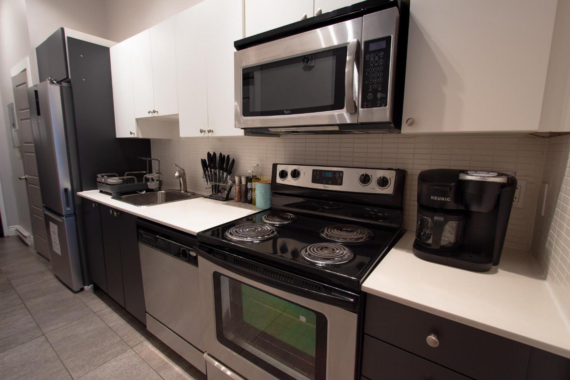 Apartment Bohemian - Selfcheckin - Rooftop - Terraces - St-denis Montreal
