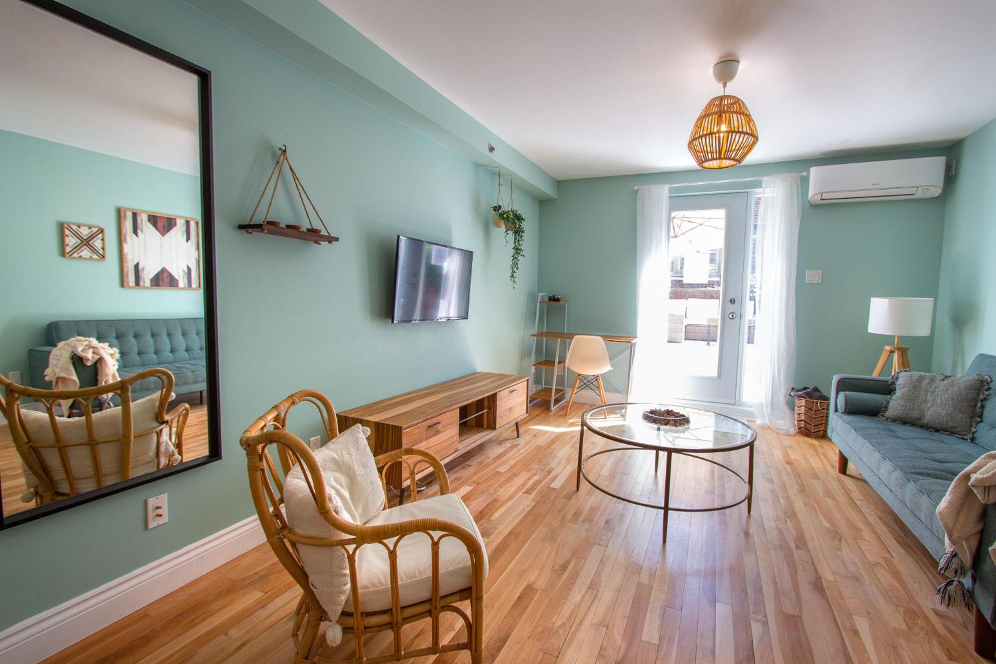 Bohemian - Selfcheckin - Rooftop - Terraces - St-denis Apartment Montreal