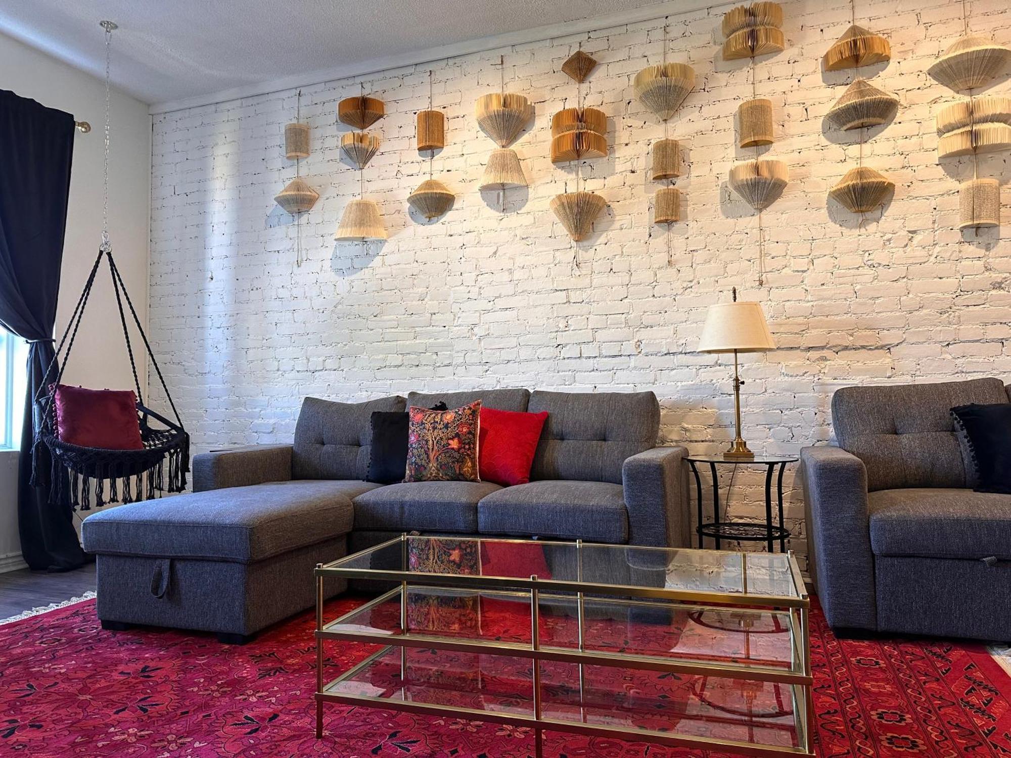 Apartment Bonjour Mtl Luxe Loft 3br With 3 On-suite In Historic Plateau