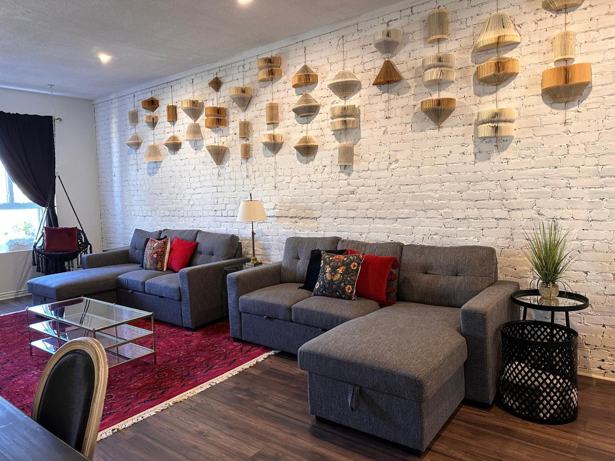 Bonjour Mtl Luxe Loft 3br With 3 On-suite In Historic Plateau