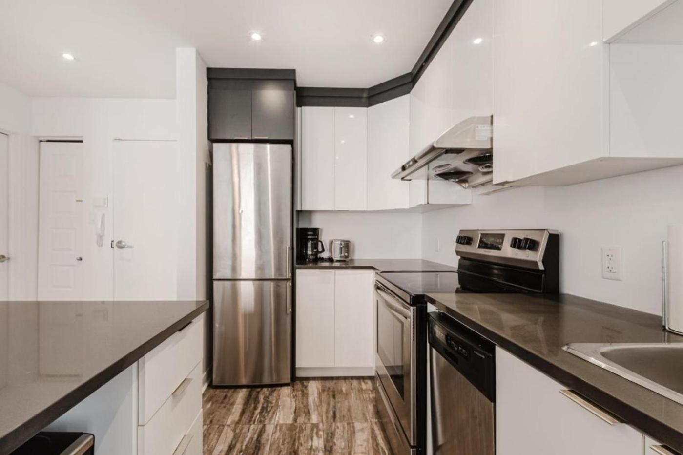Apartment Charming 1 Bedroom Apt Quiet Location 302 Montreal