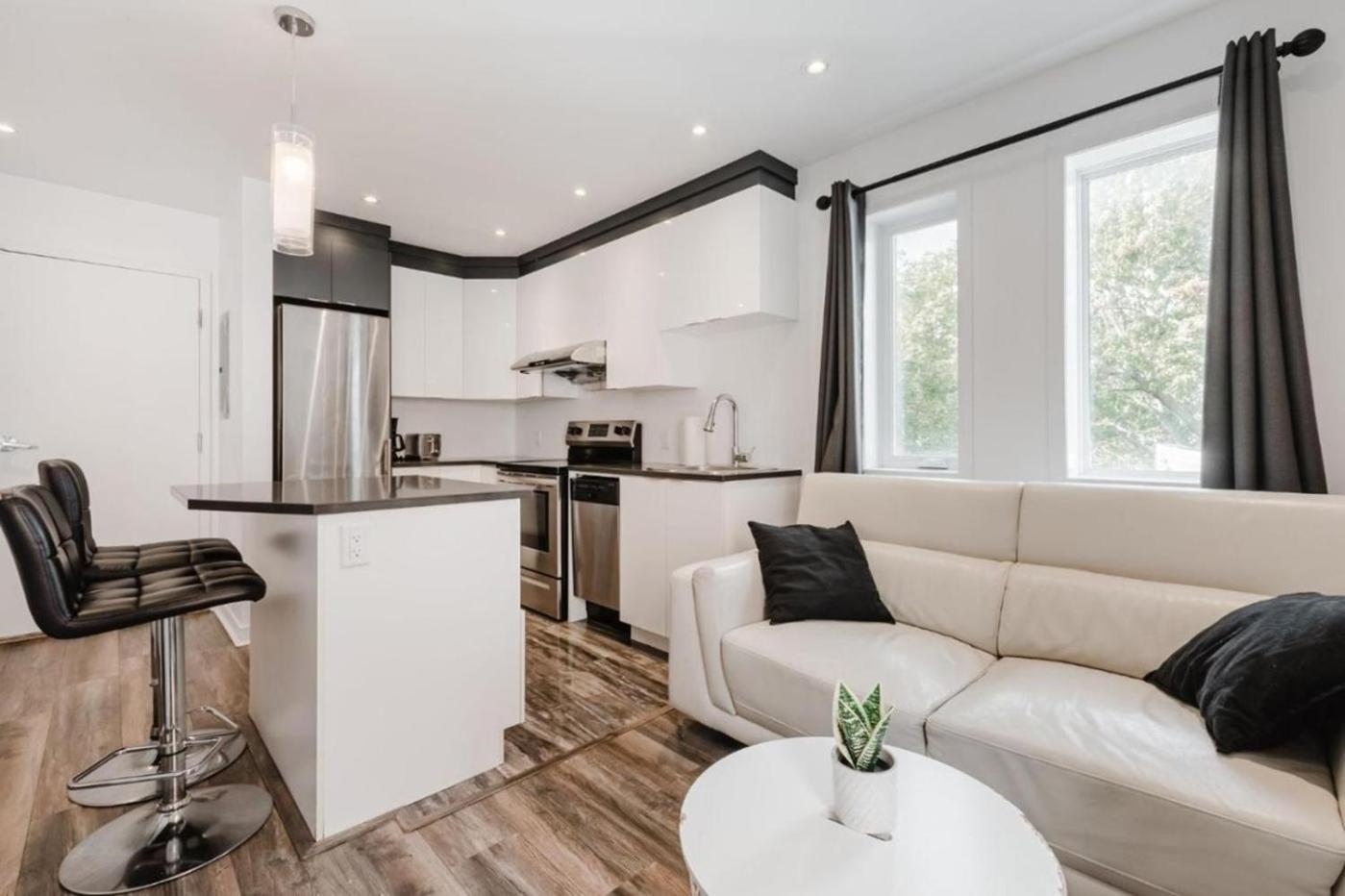 Apartment Charming 1 Bedroom Apt Quiet Location 302 Montreal