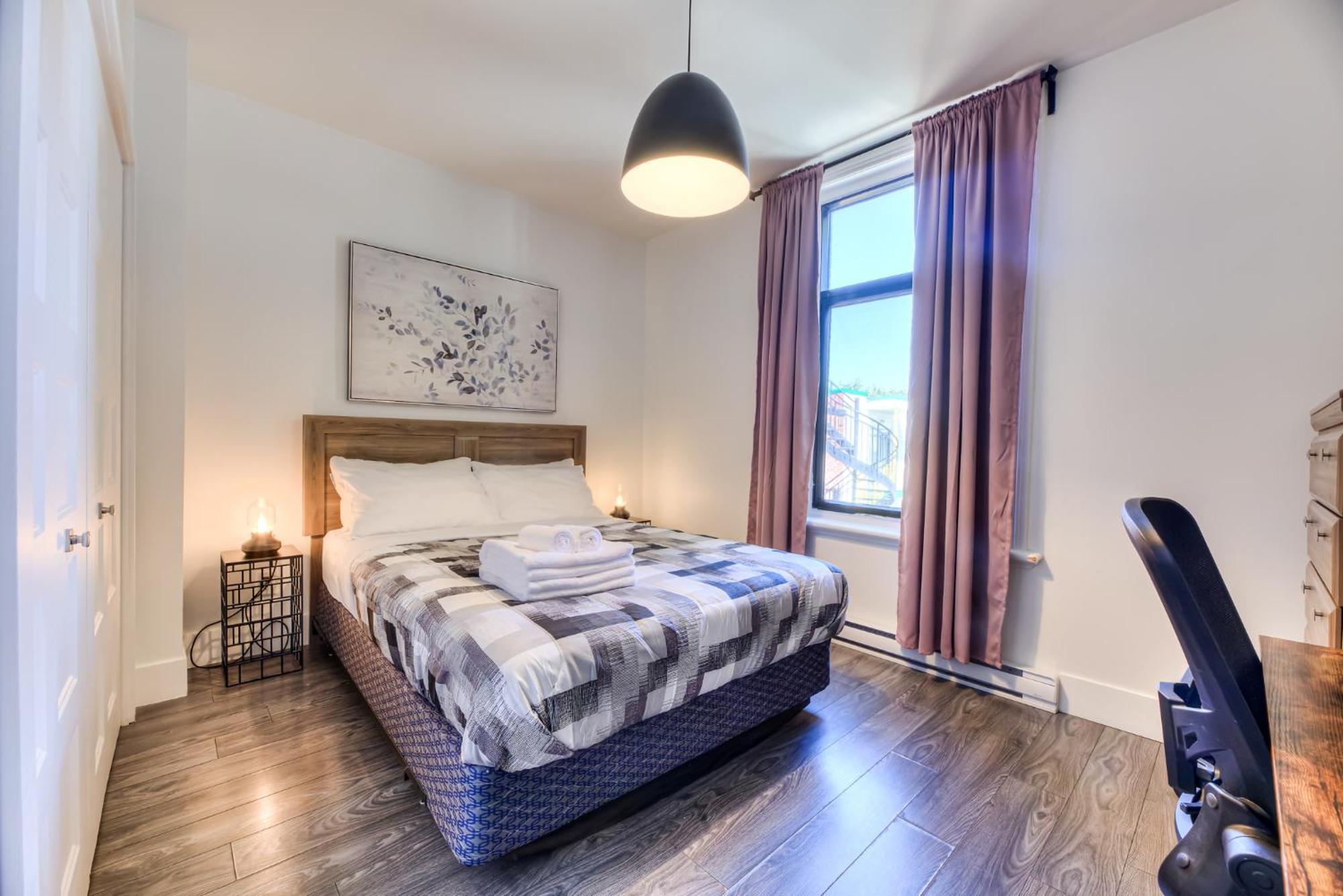 Chic St-denis Modern & Comfortable Wifi Ac Montreal