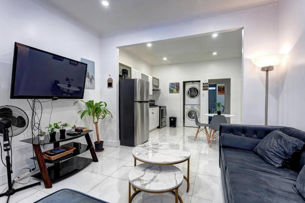 Apartment Blue Lounge - Downtown - Lafontaine Park Montreal